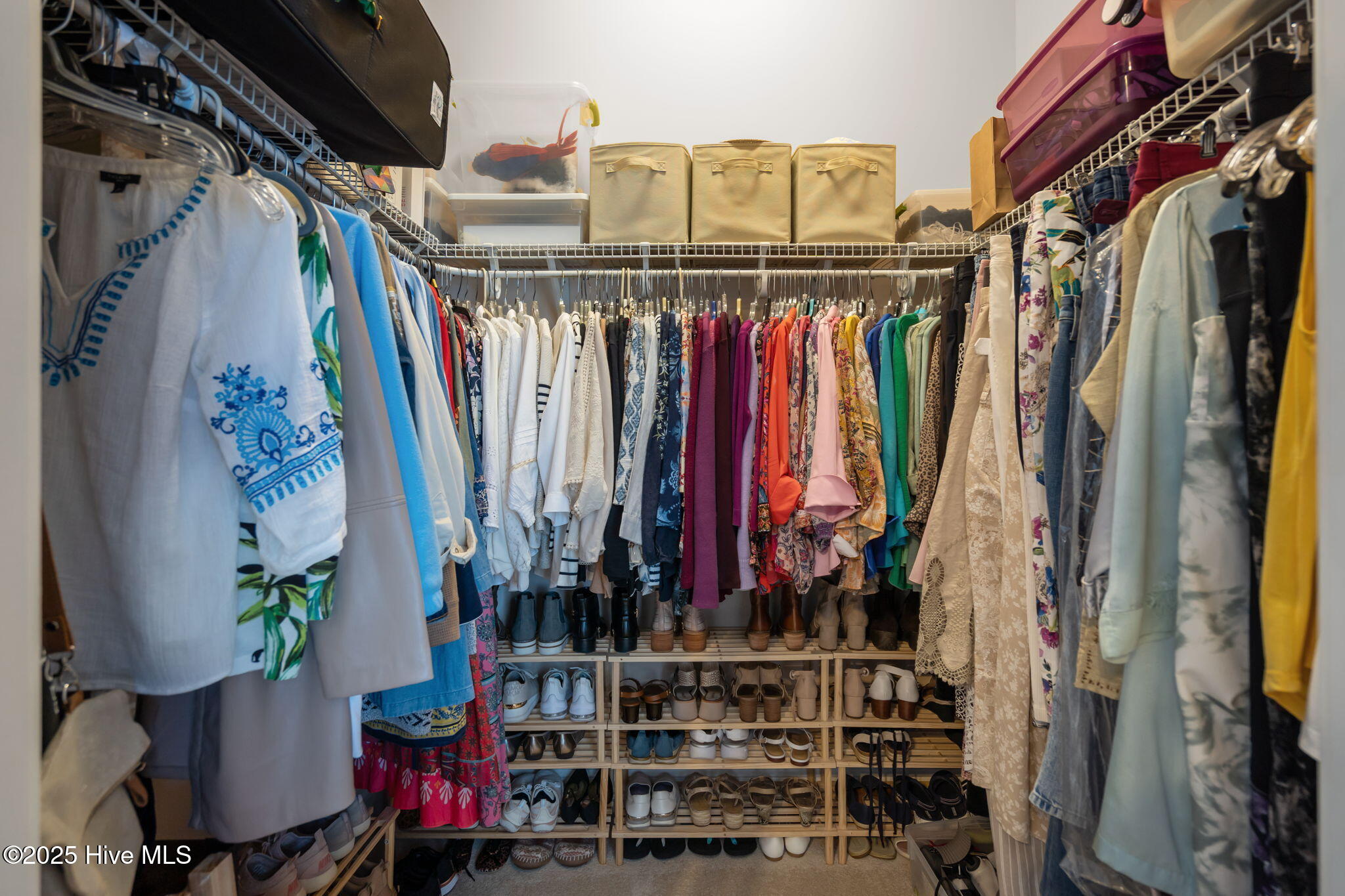 100525076 | Photo 30