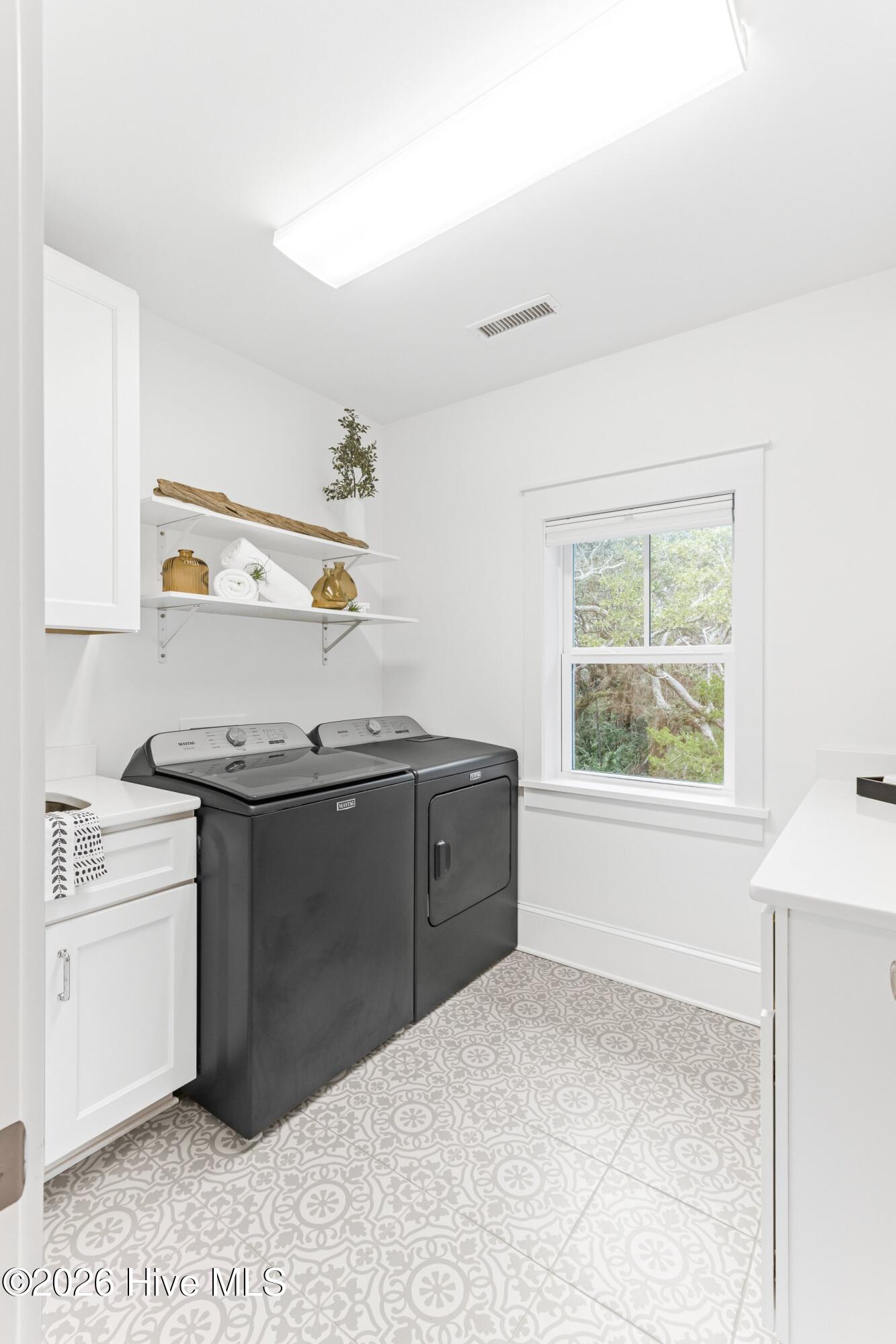 100554015 | Photo 48