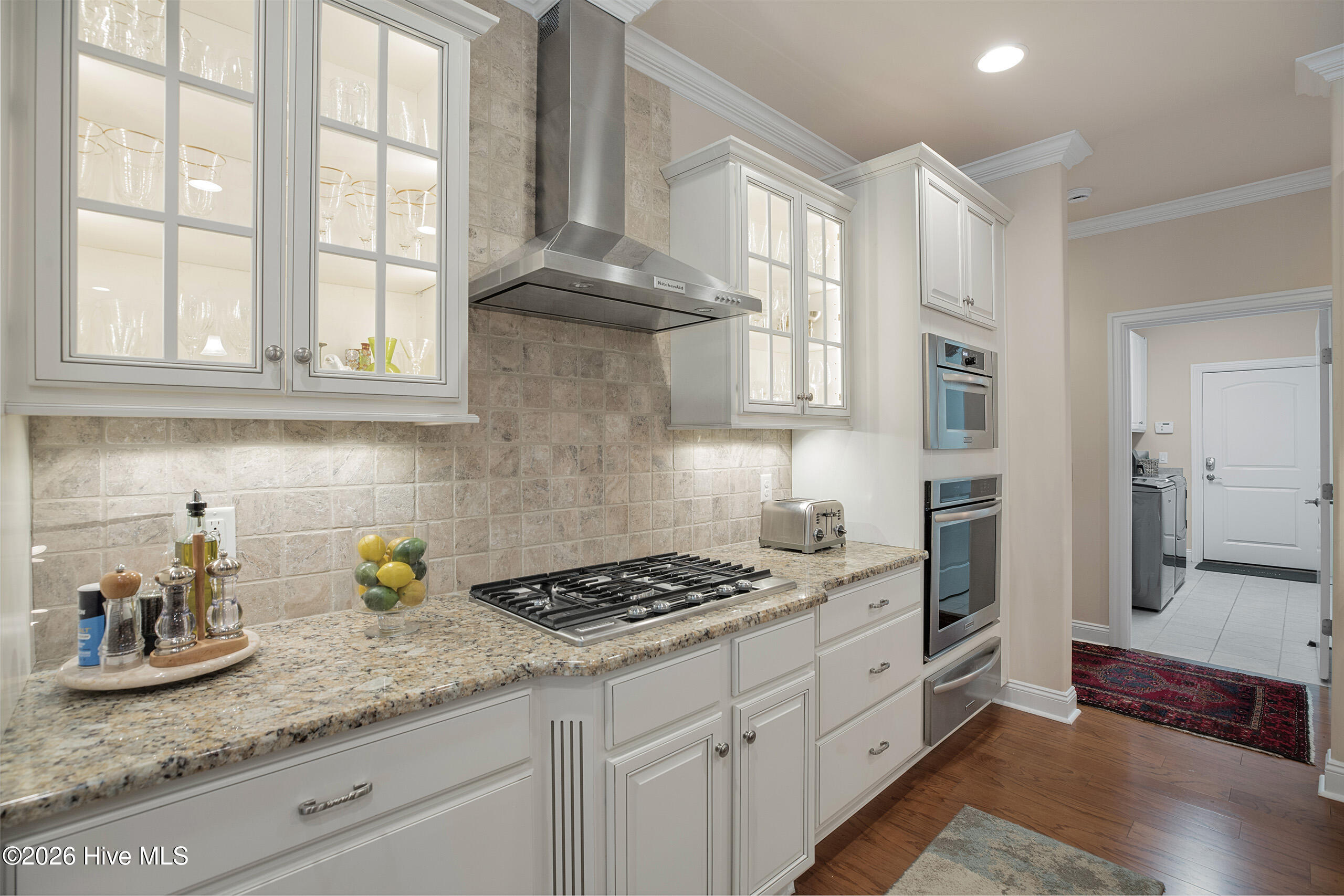 100563471 | Photo 16