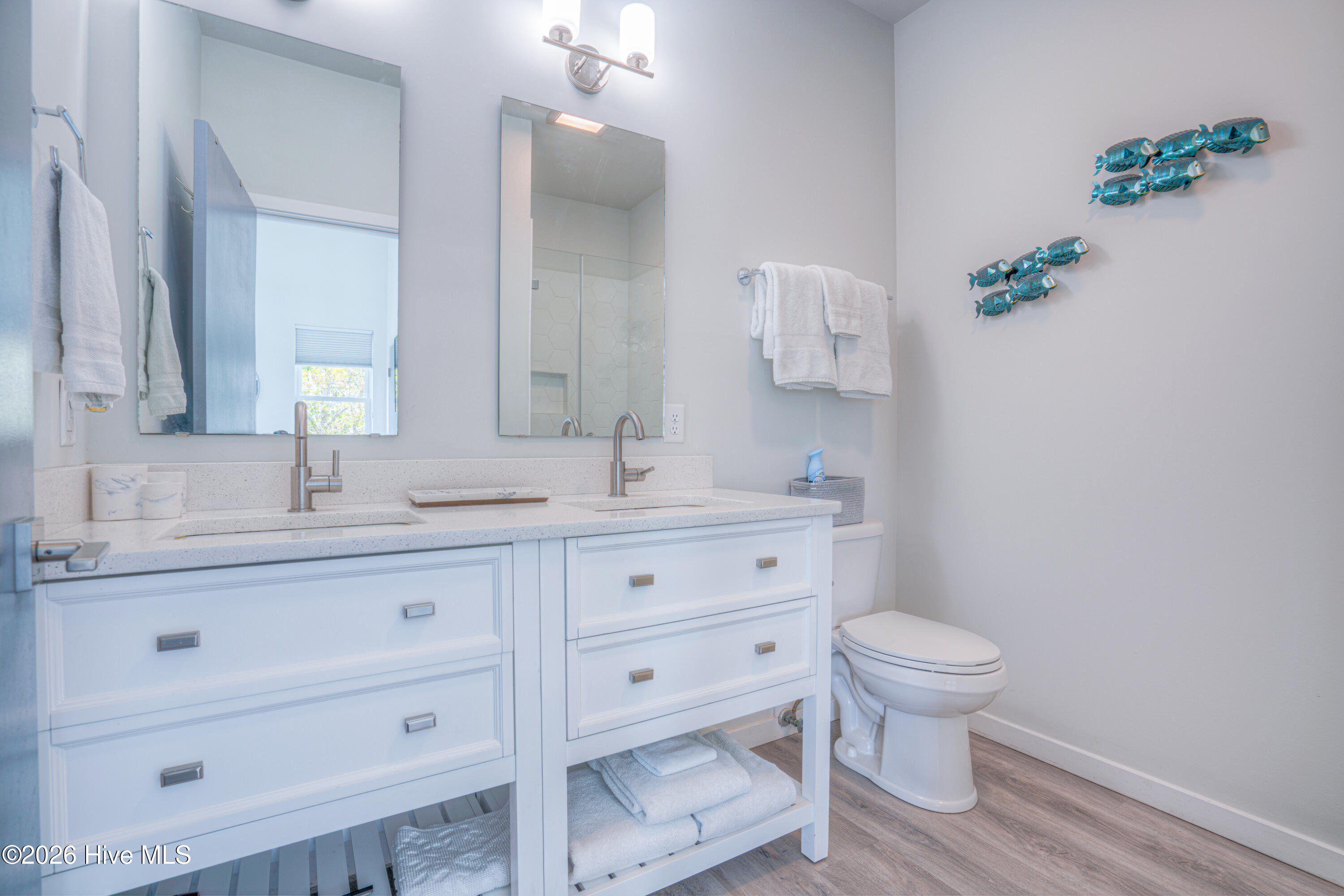 100569928 | Photo 10