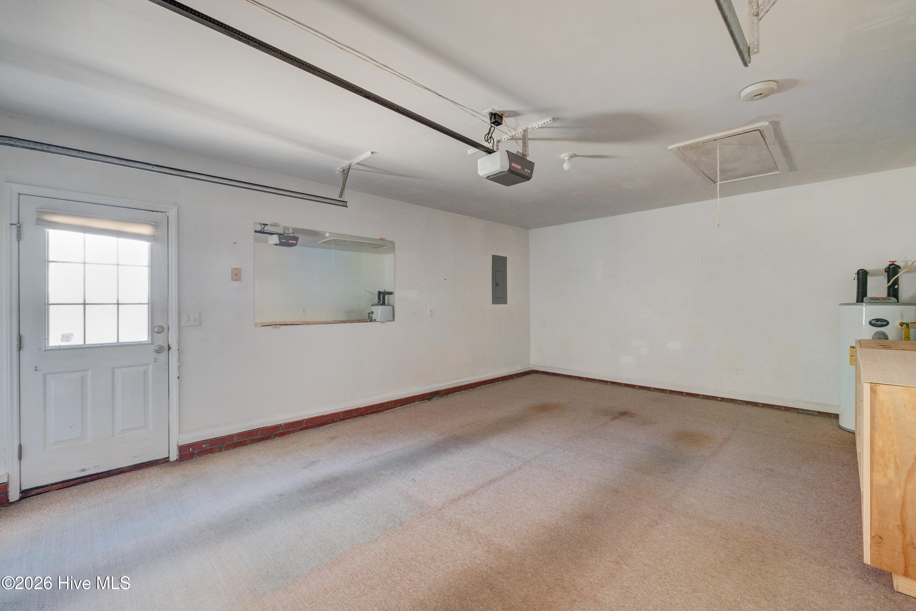 100562738 | Photo 39