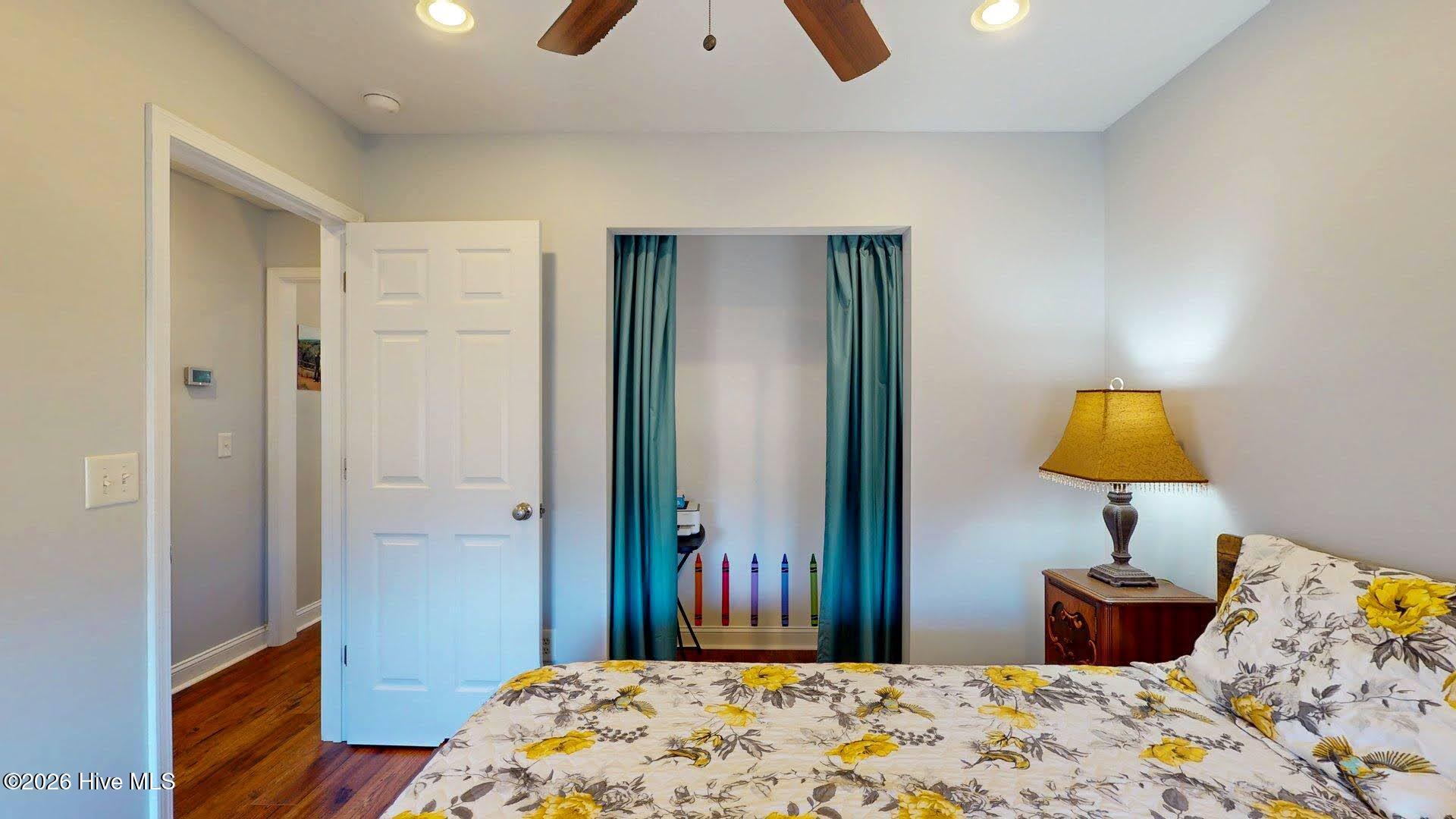 100548342 | Photo 22