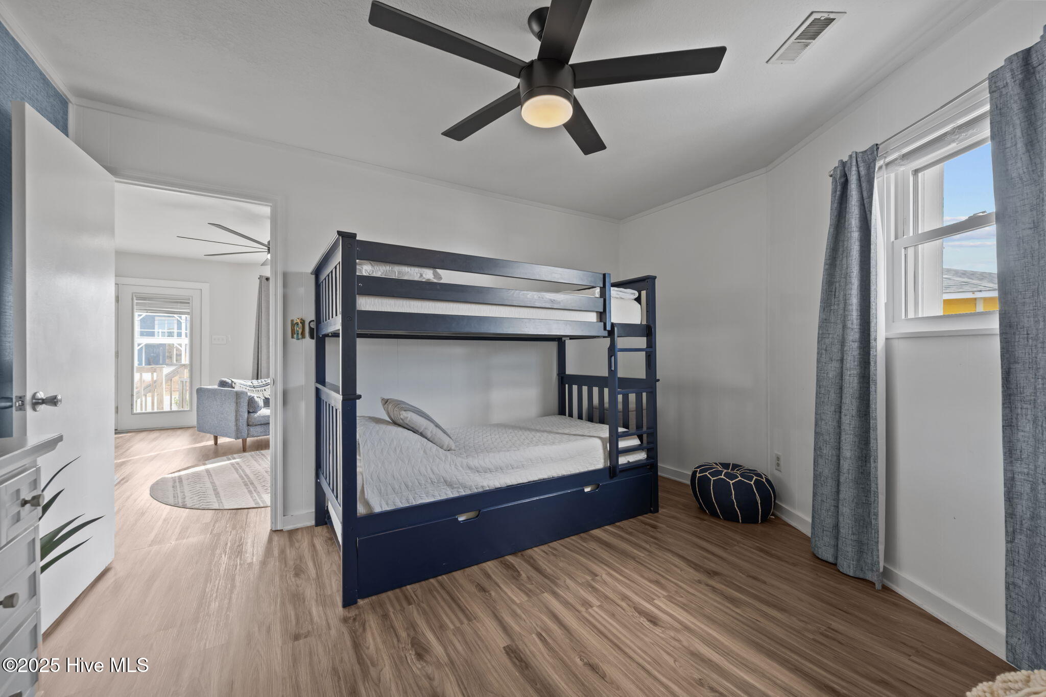 100543608 | Photo 21