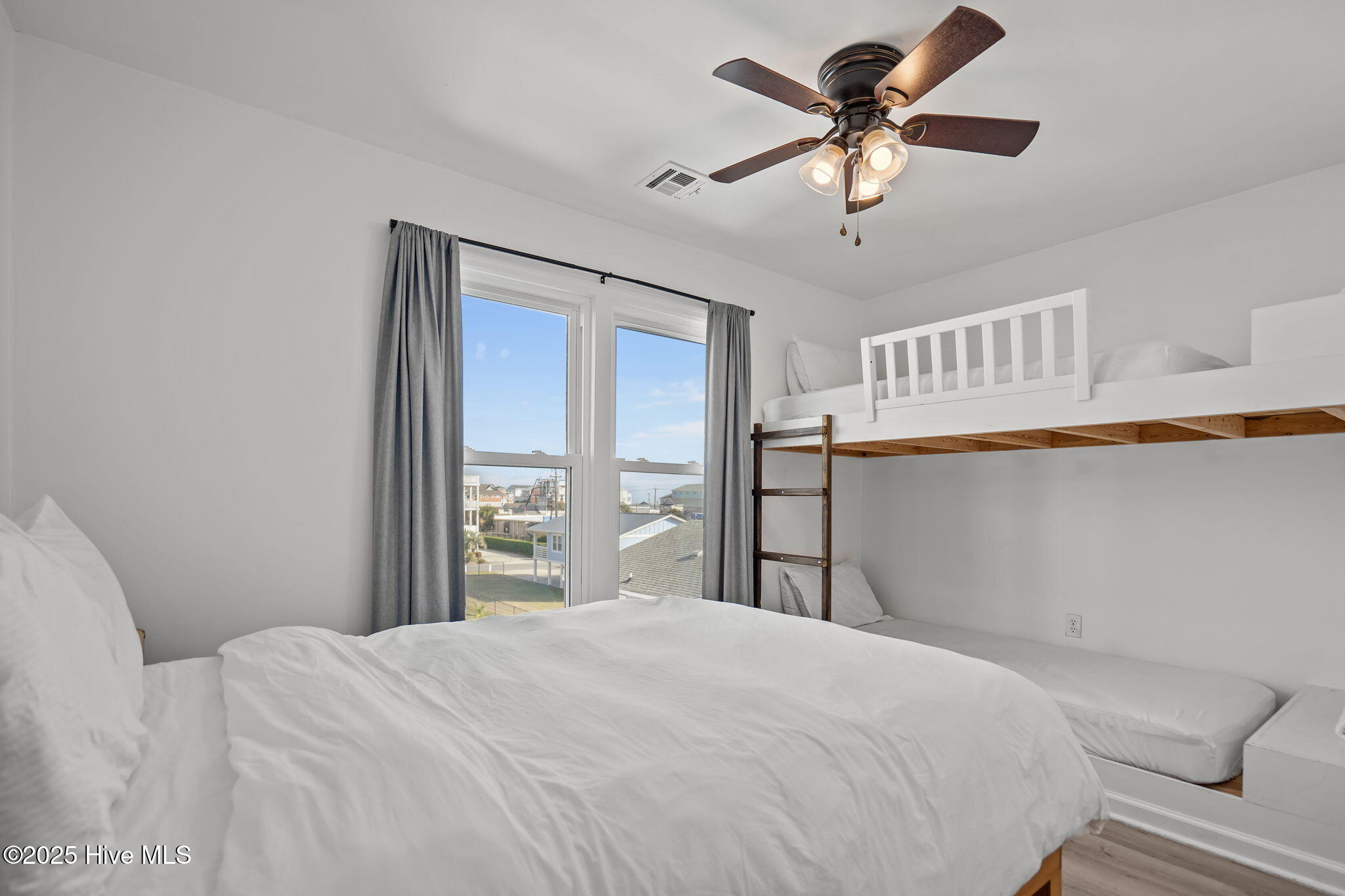 100544620 | Photo 54