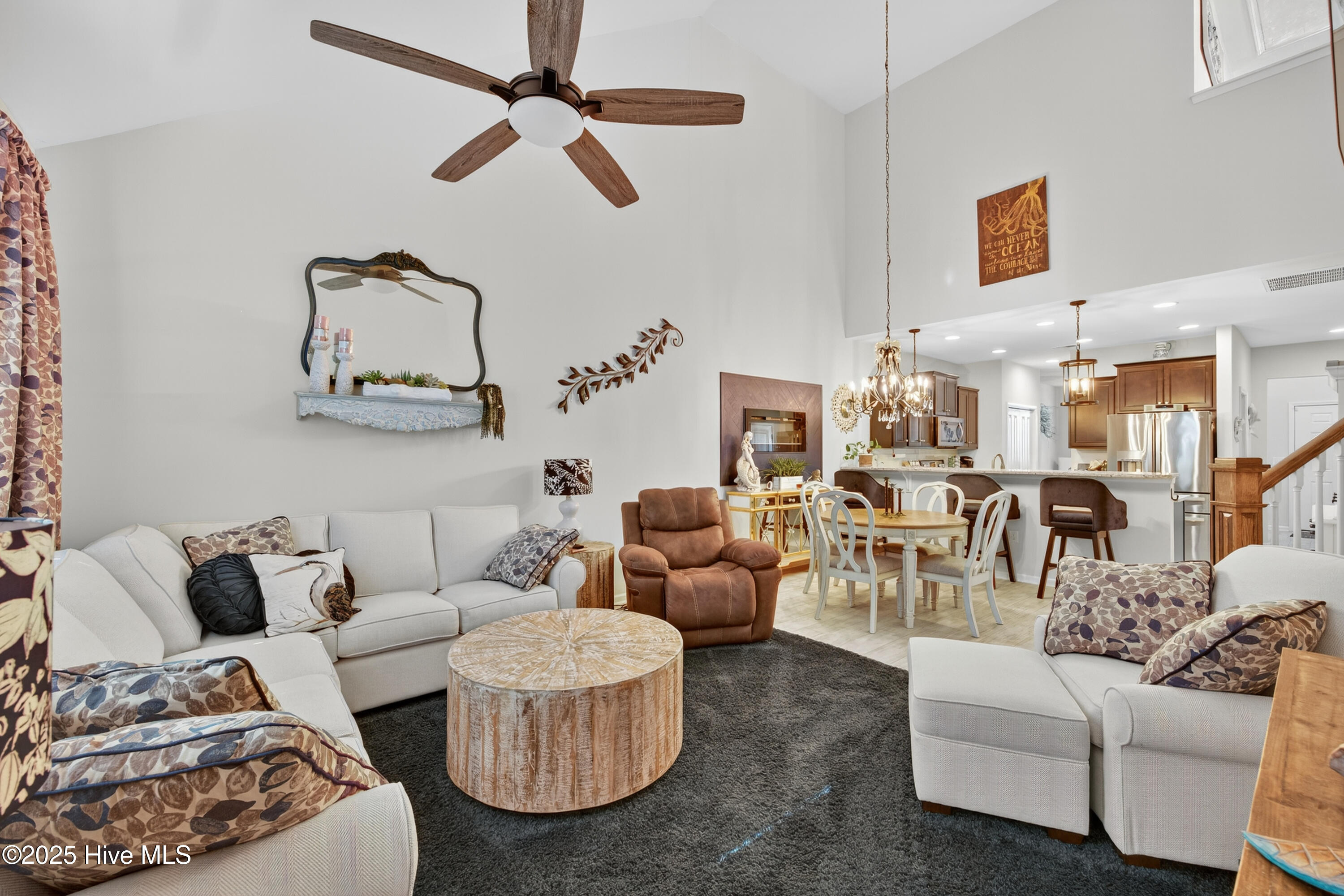 100540522 | Photo 19