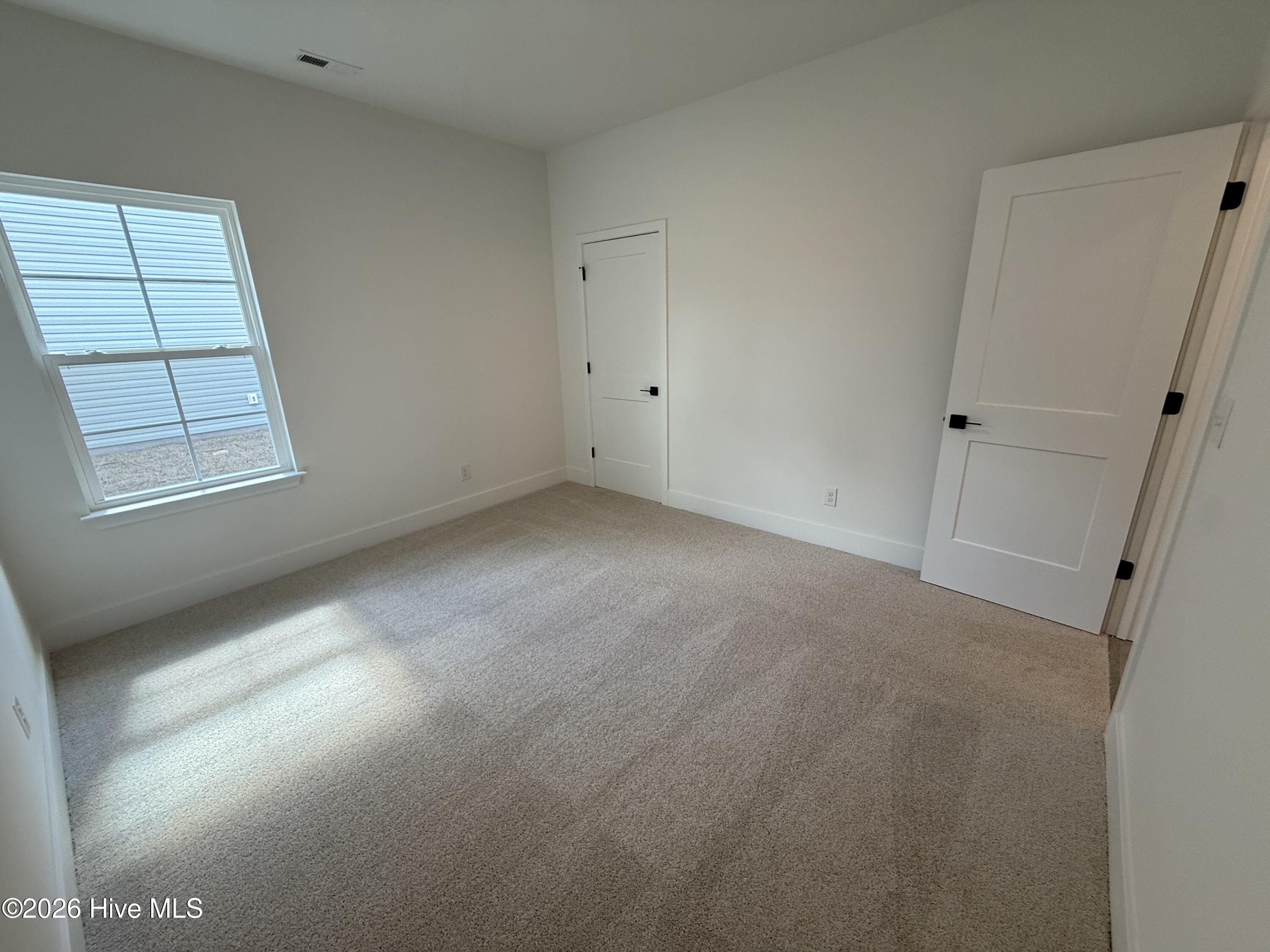 100546686 | Photo 40