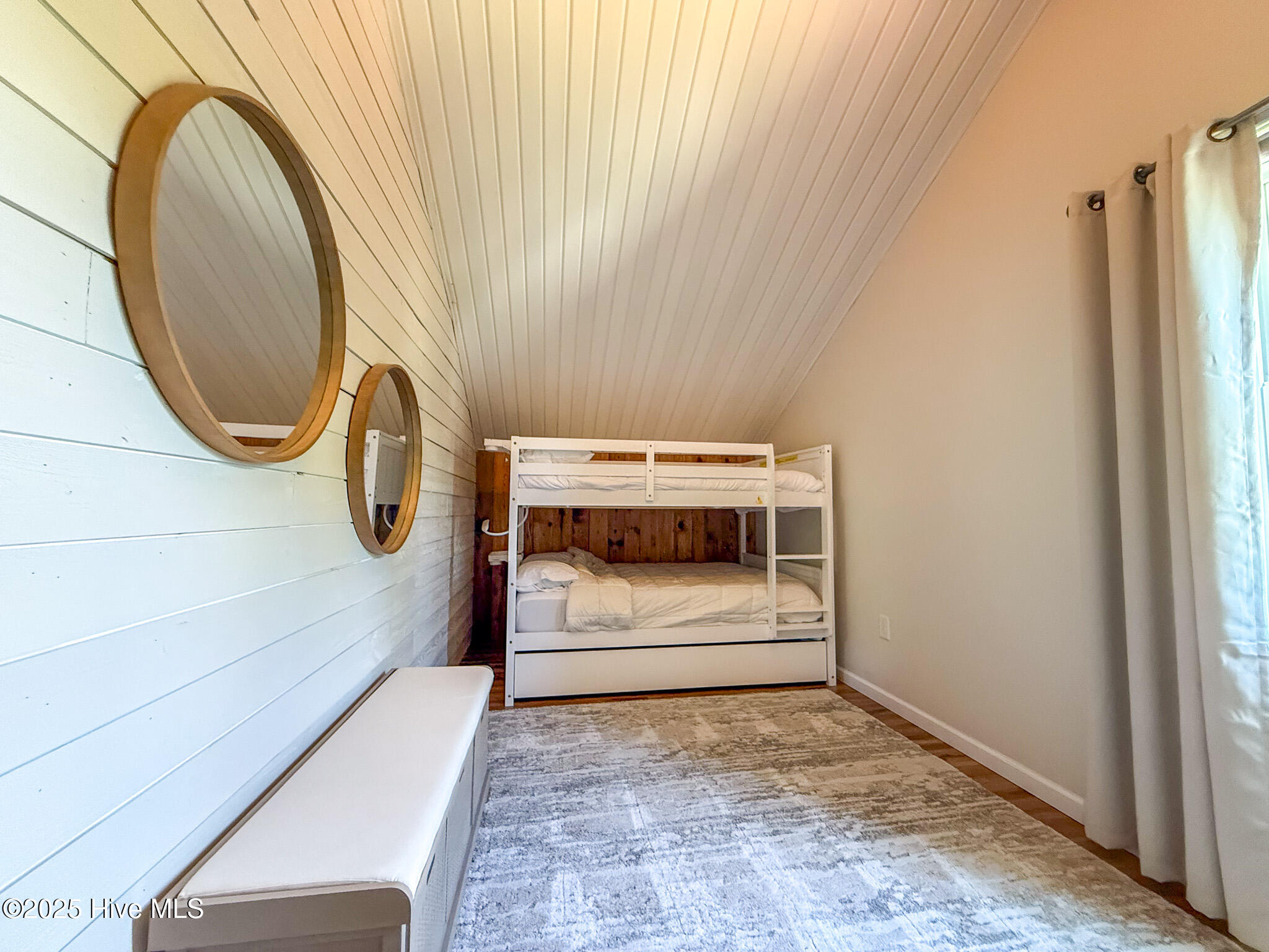 100516311 | Photo 34