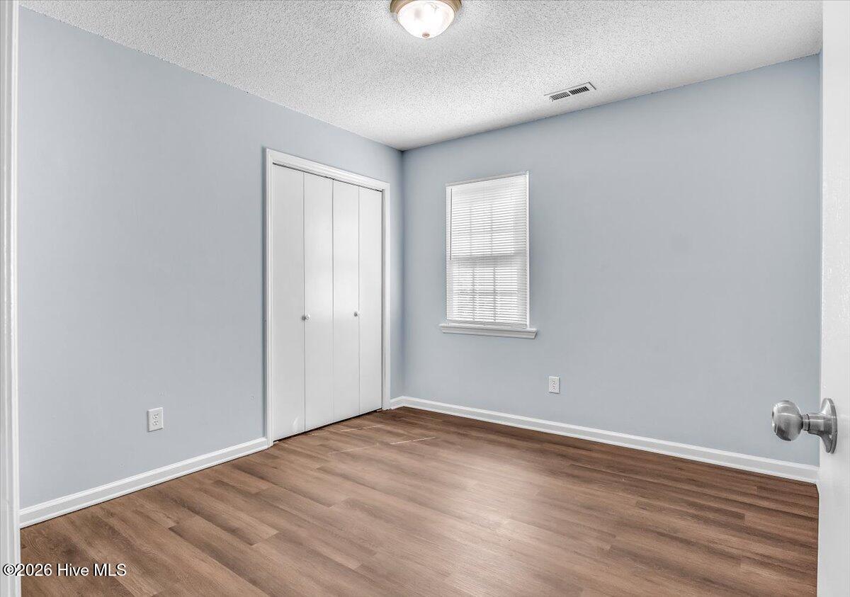 100566247 | Photo 27