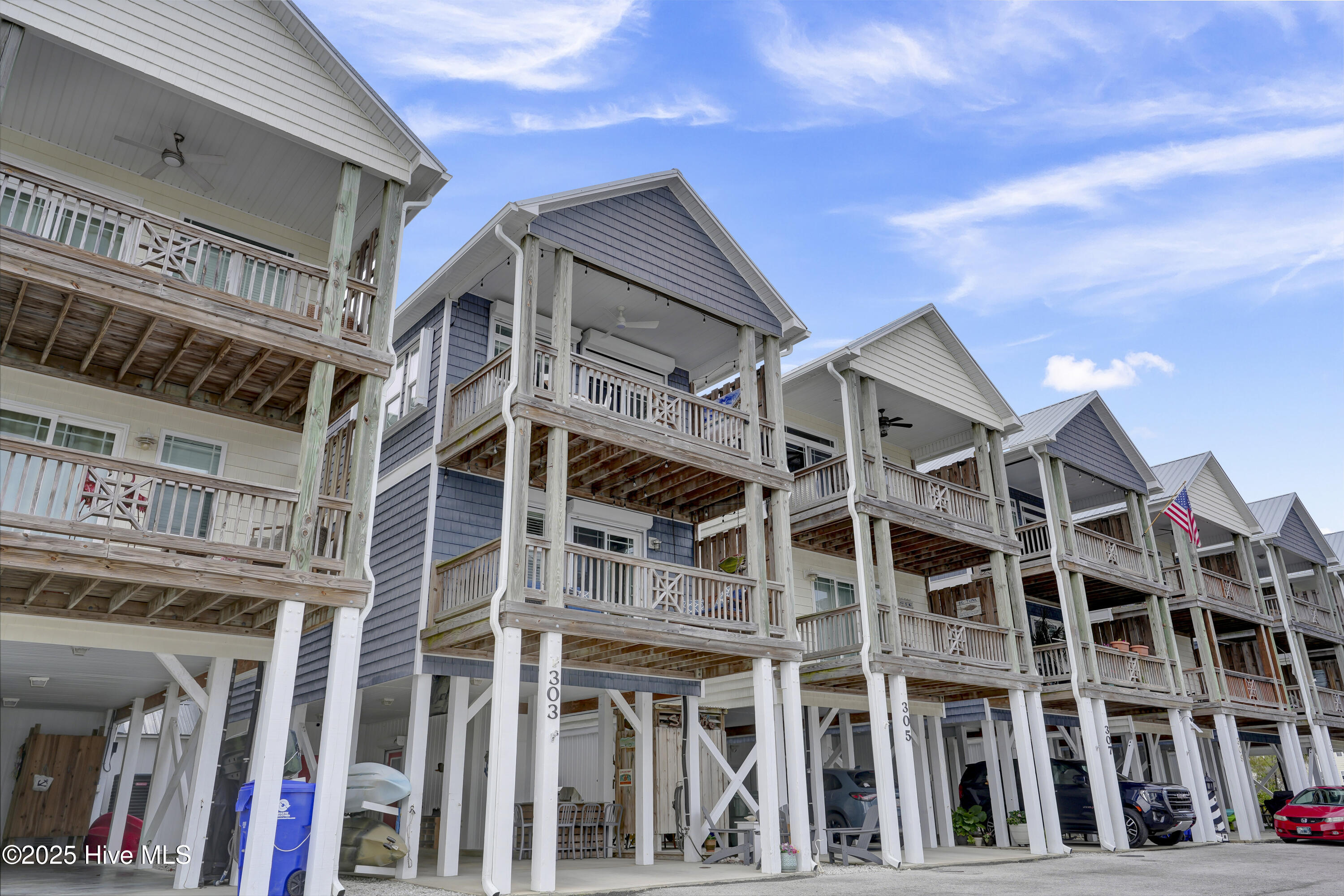 Homes for sale in Surf City, NC | 303 Vesta Ct, Surf City, NC 28445 | MLS# 100532685