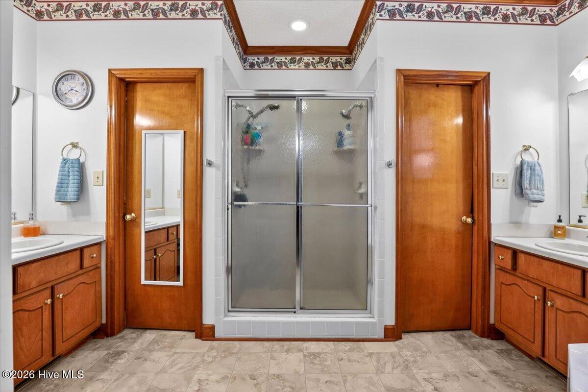 37-105 W Raintree Ln-37