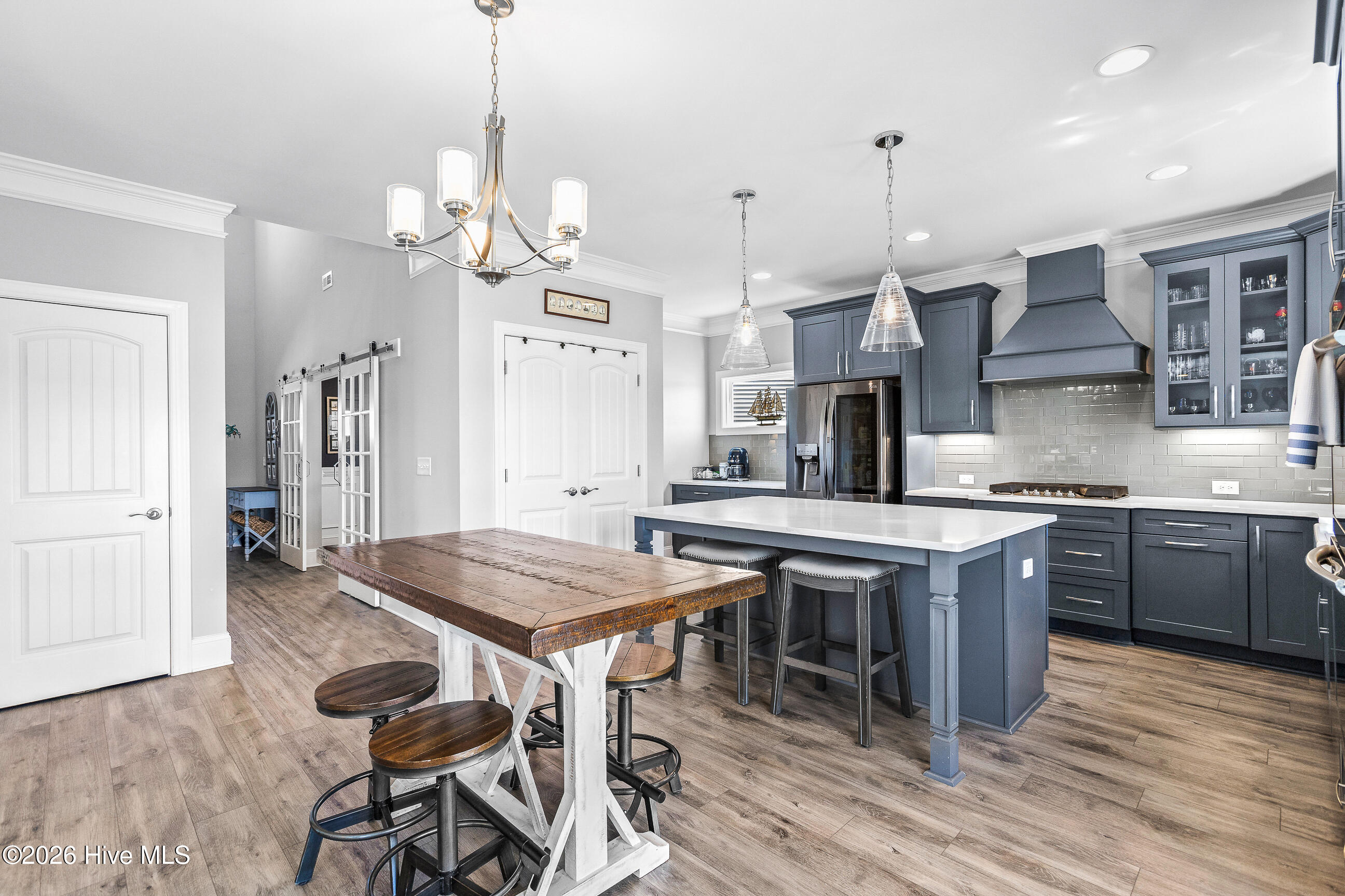 100563975 | Photo 12