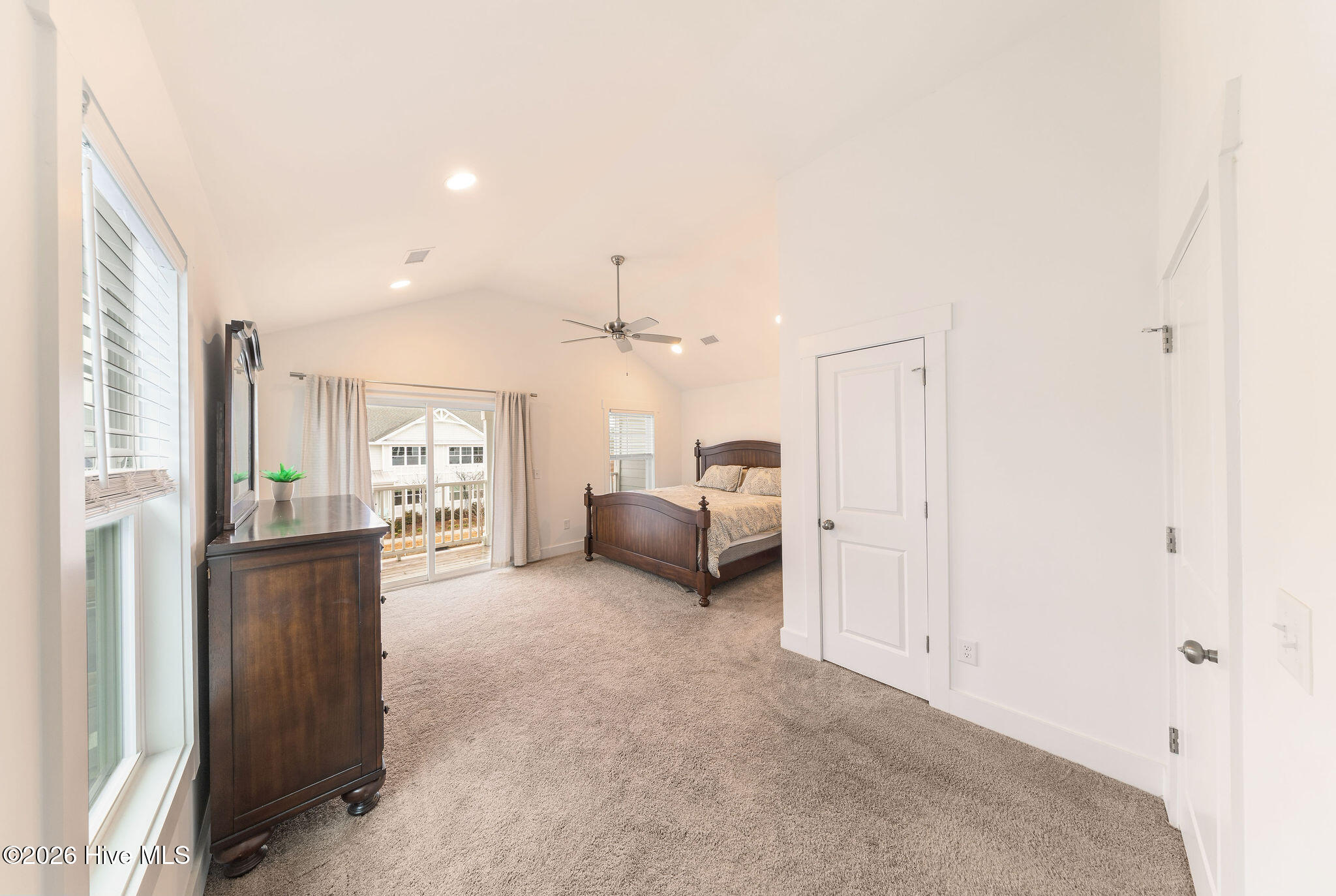 100553298 | Photo 20