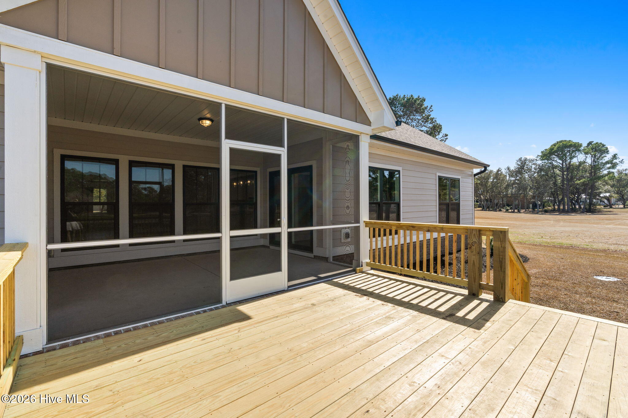 100537581 | Photo 23