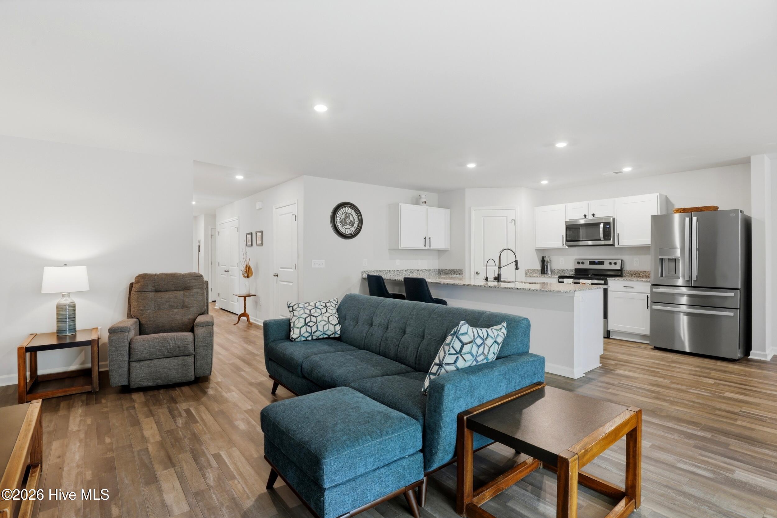 100565948 | Photo 15