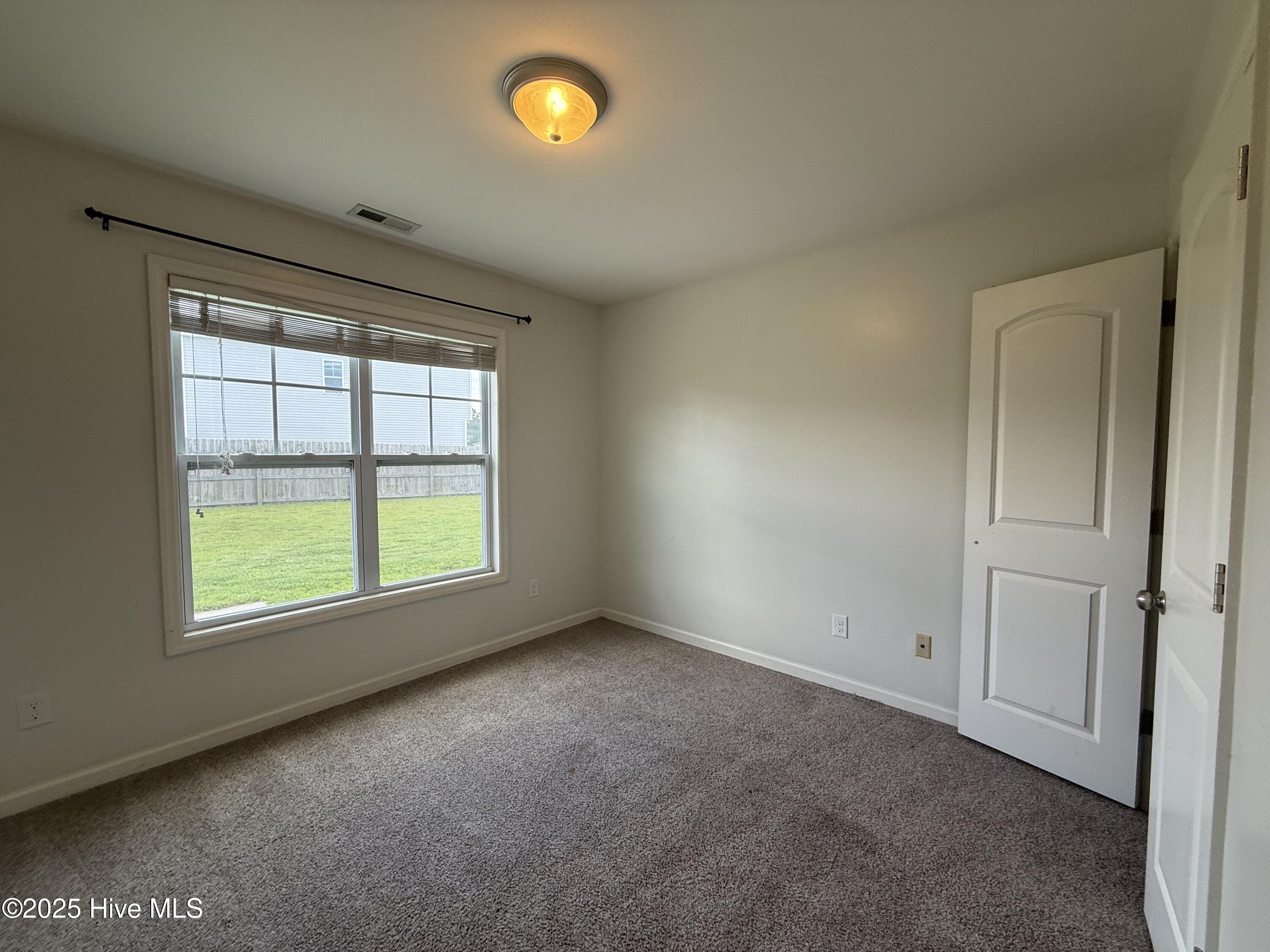 100566630 | Photo 27