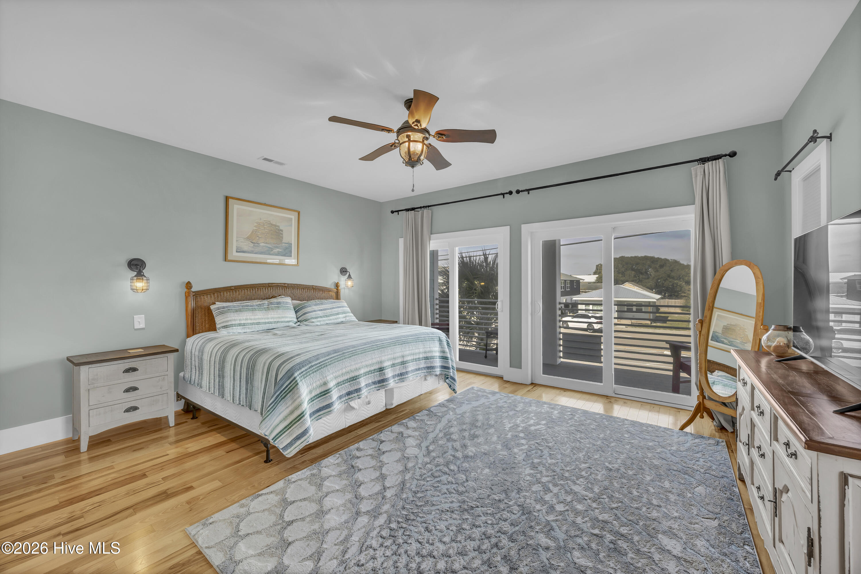 100558745 | Photo 21