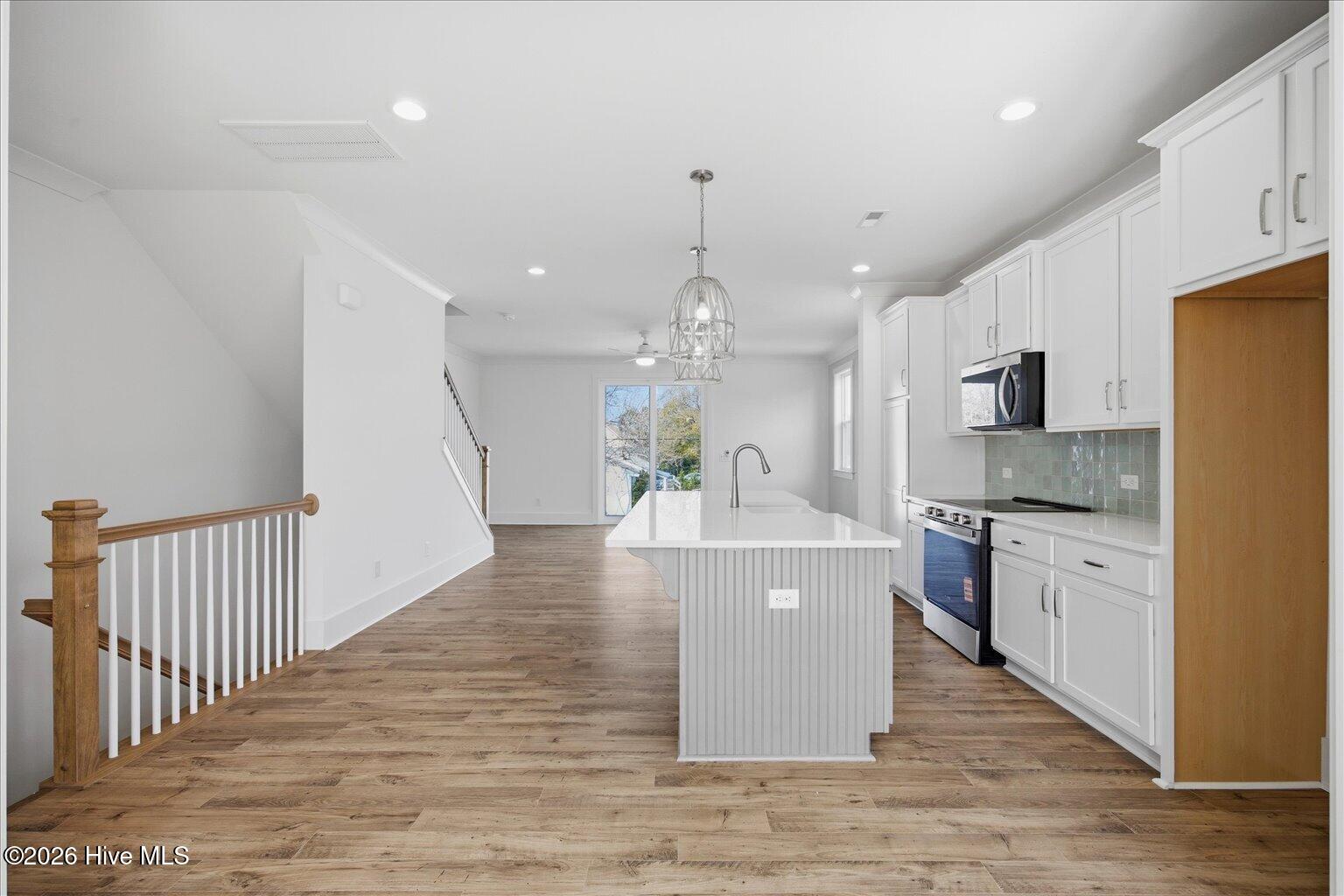 100544429 | Photo 11