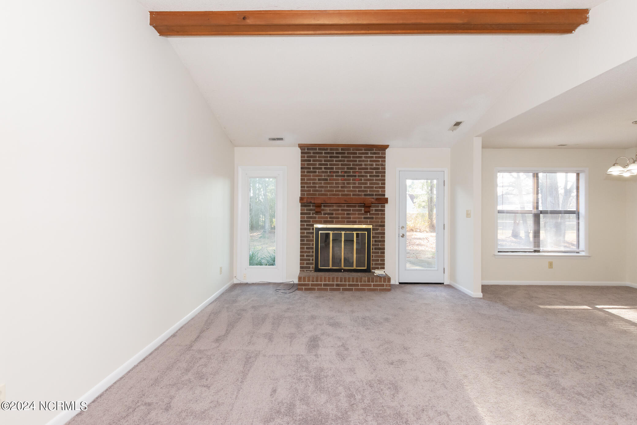 100528629 | Photo 14