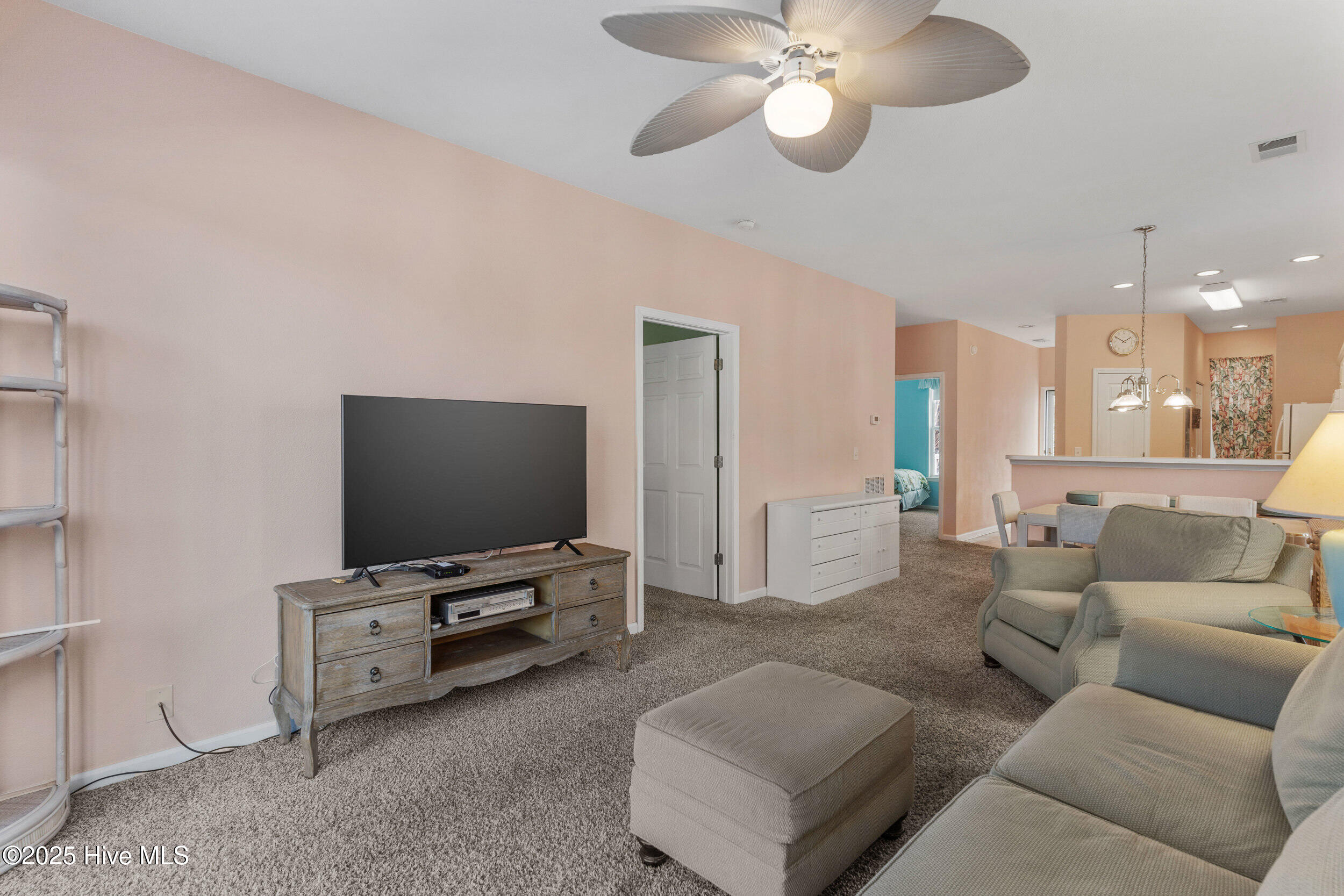 100482568 | Photo 15