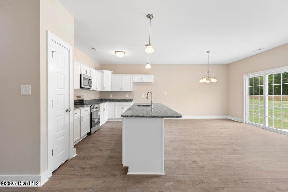 319 E Theriault Court, Jacksonville, NC, 28540