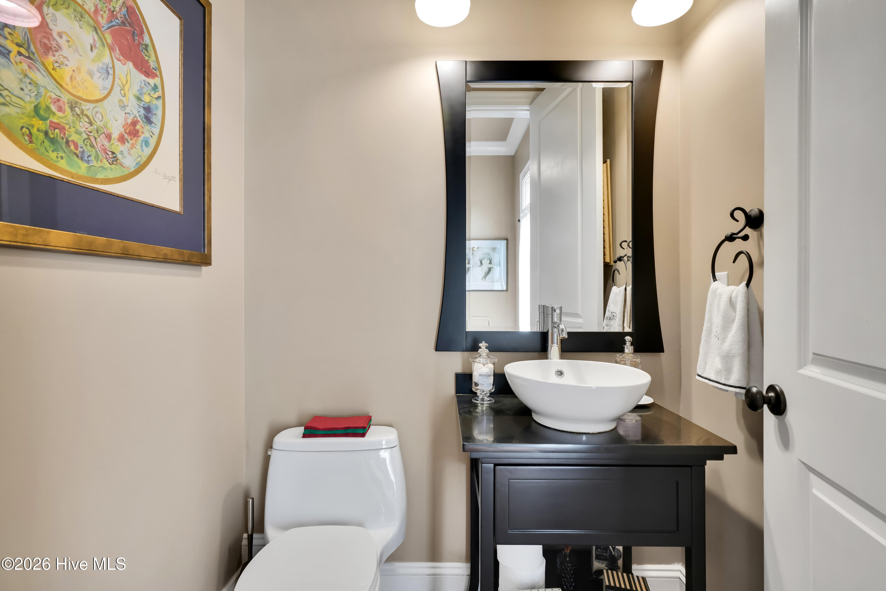 100564861 | Photo 28