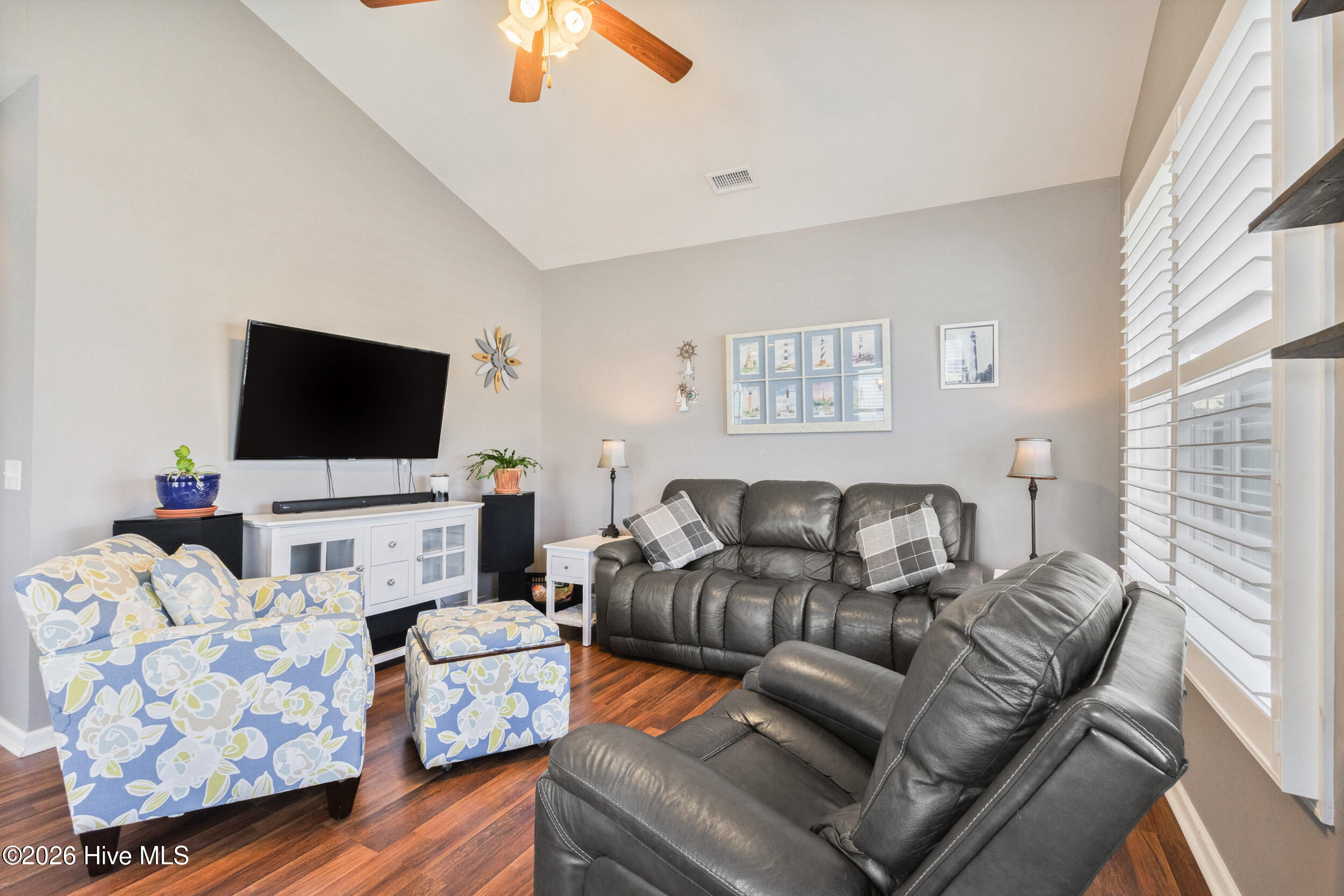 100565406 | Photo 20