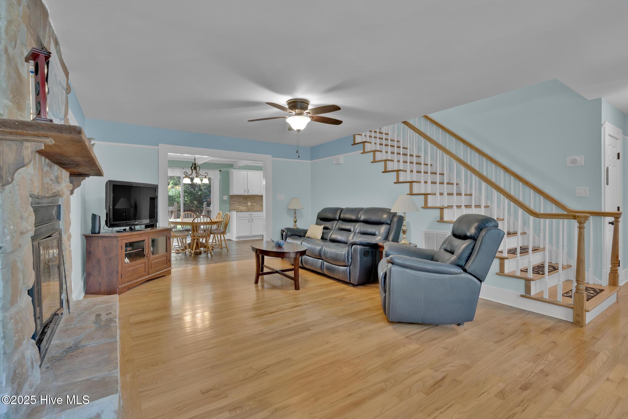 100541095 | Photo 11