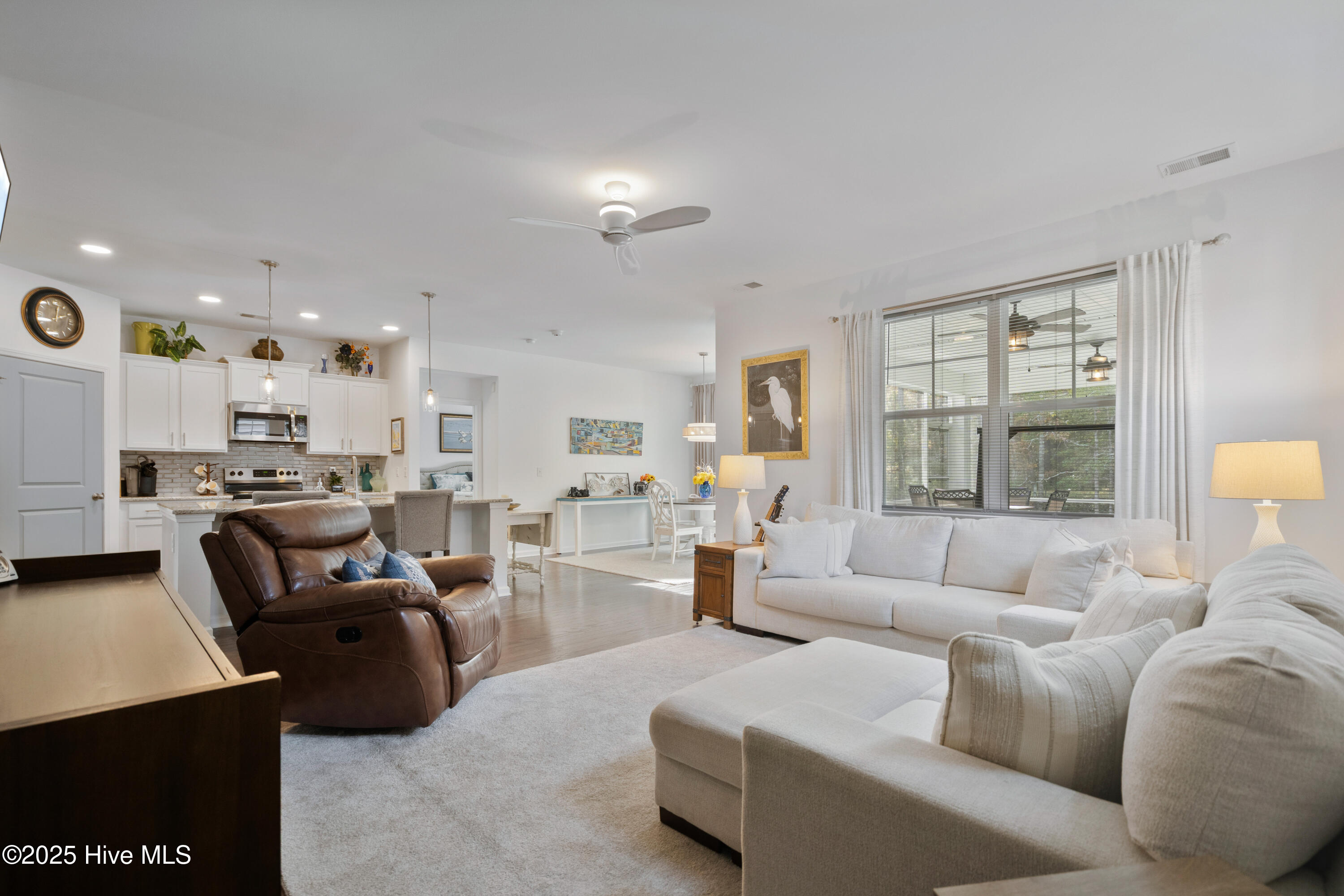 100541671 | Photo 22