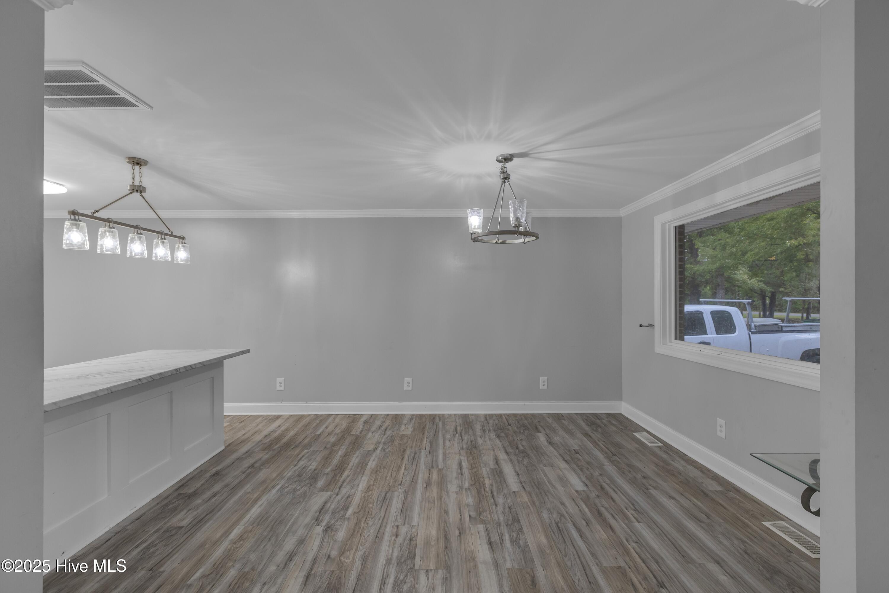 100538970 | Photo 11