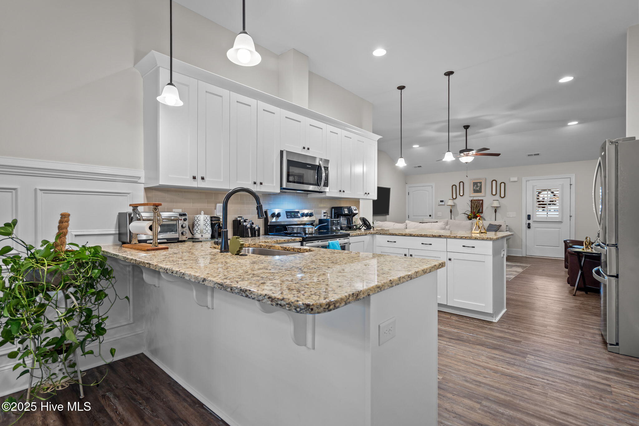 100539451 | Photo 12