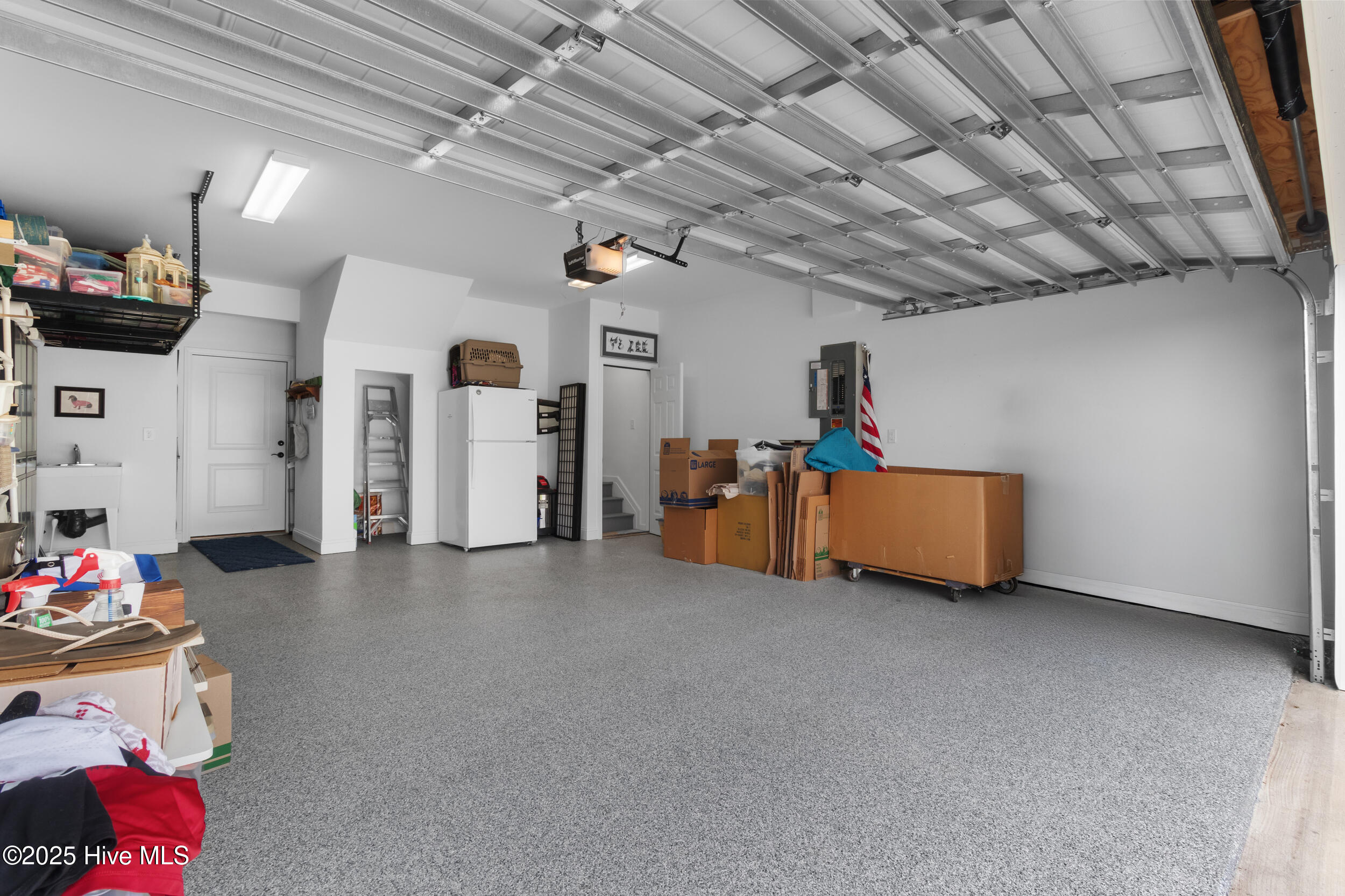 100525242 | Photo 52