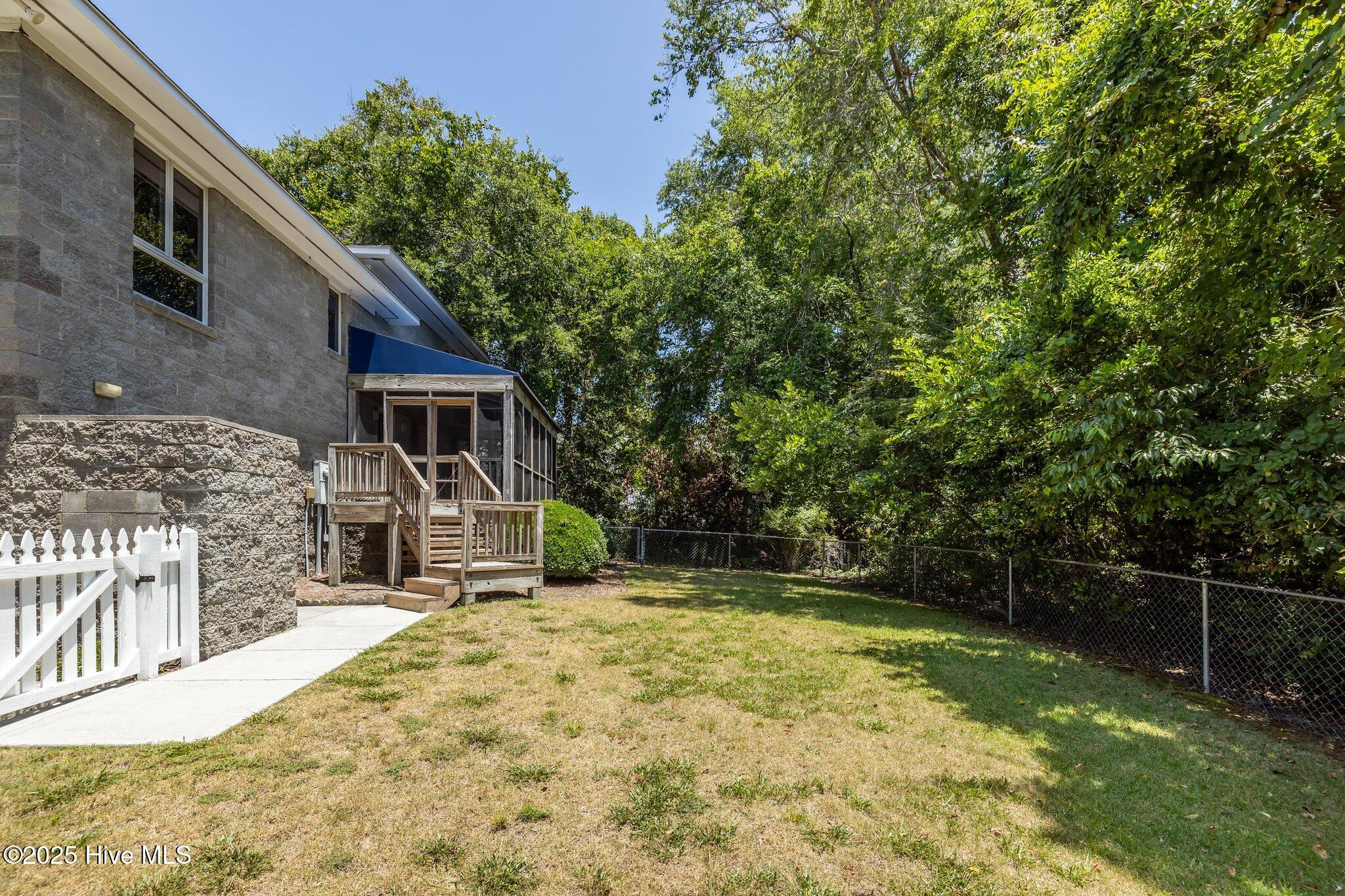 100518904 | Photo 27