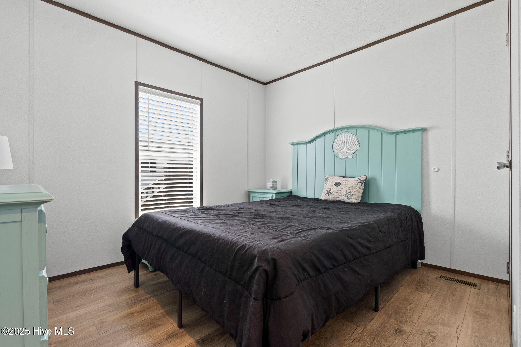 100526745 | Photo 15