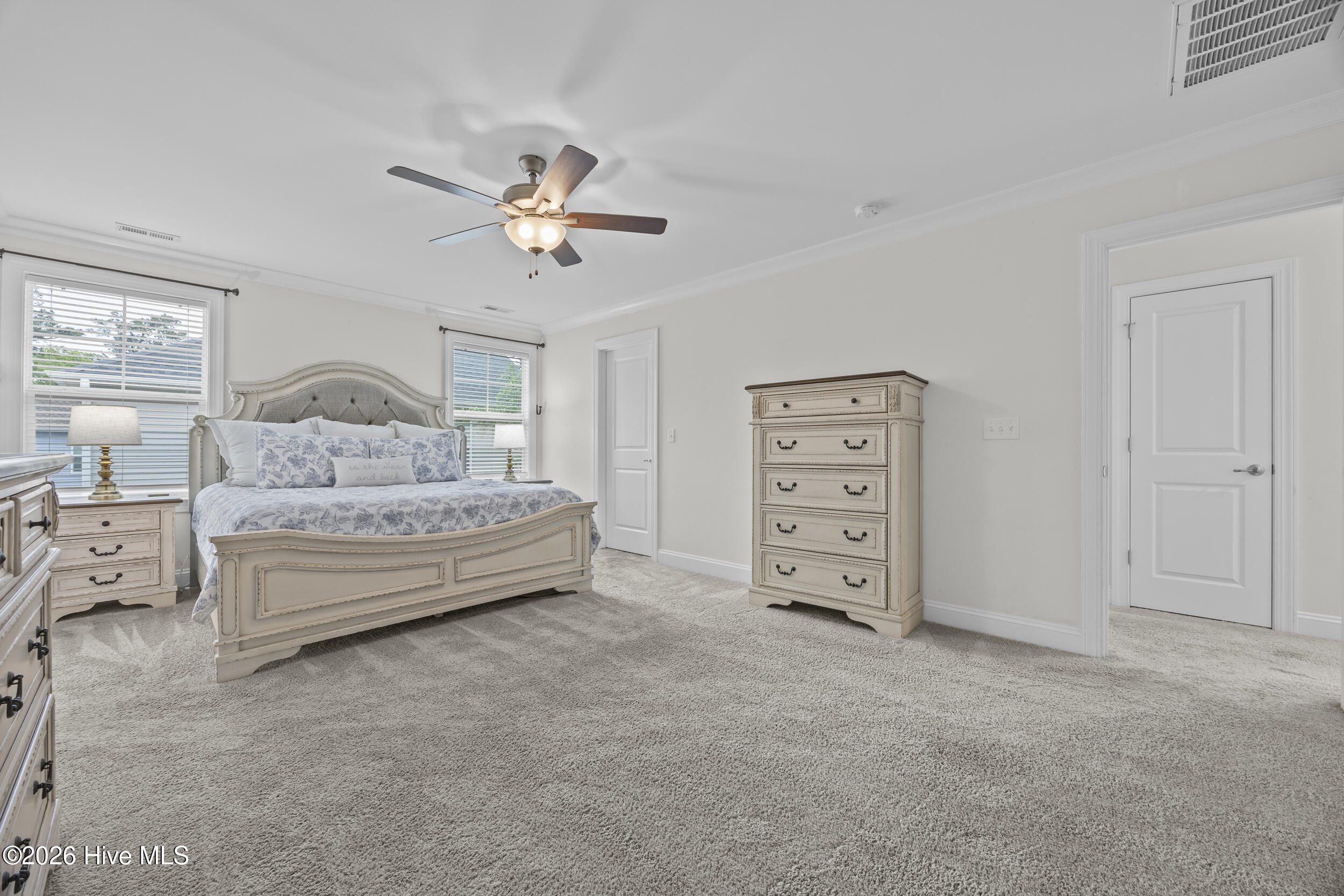 100570482 | Photo 17