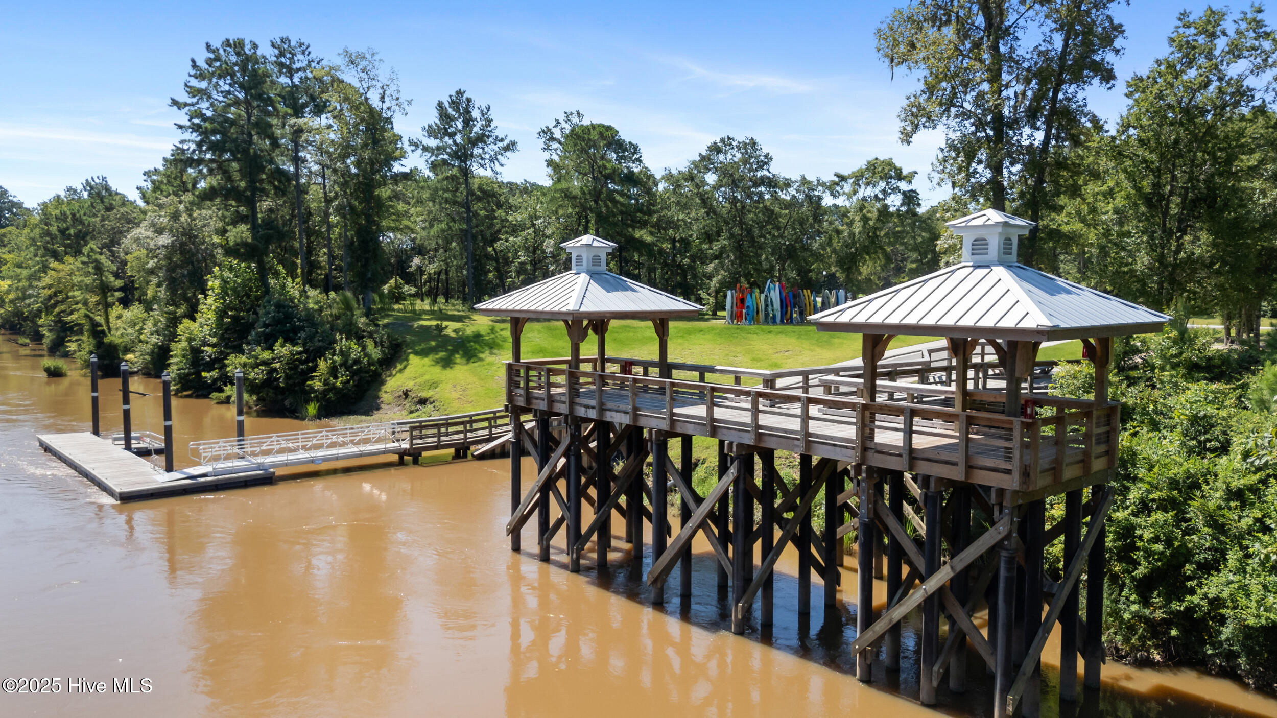 100520337 | Photo 64