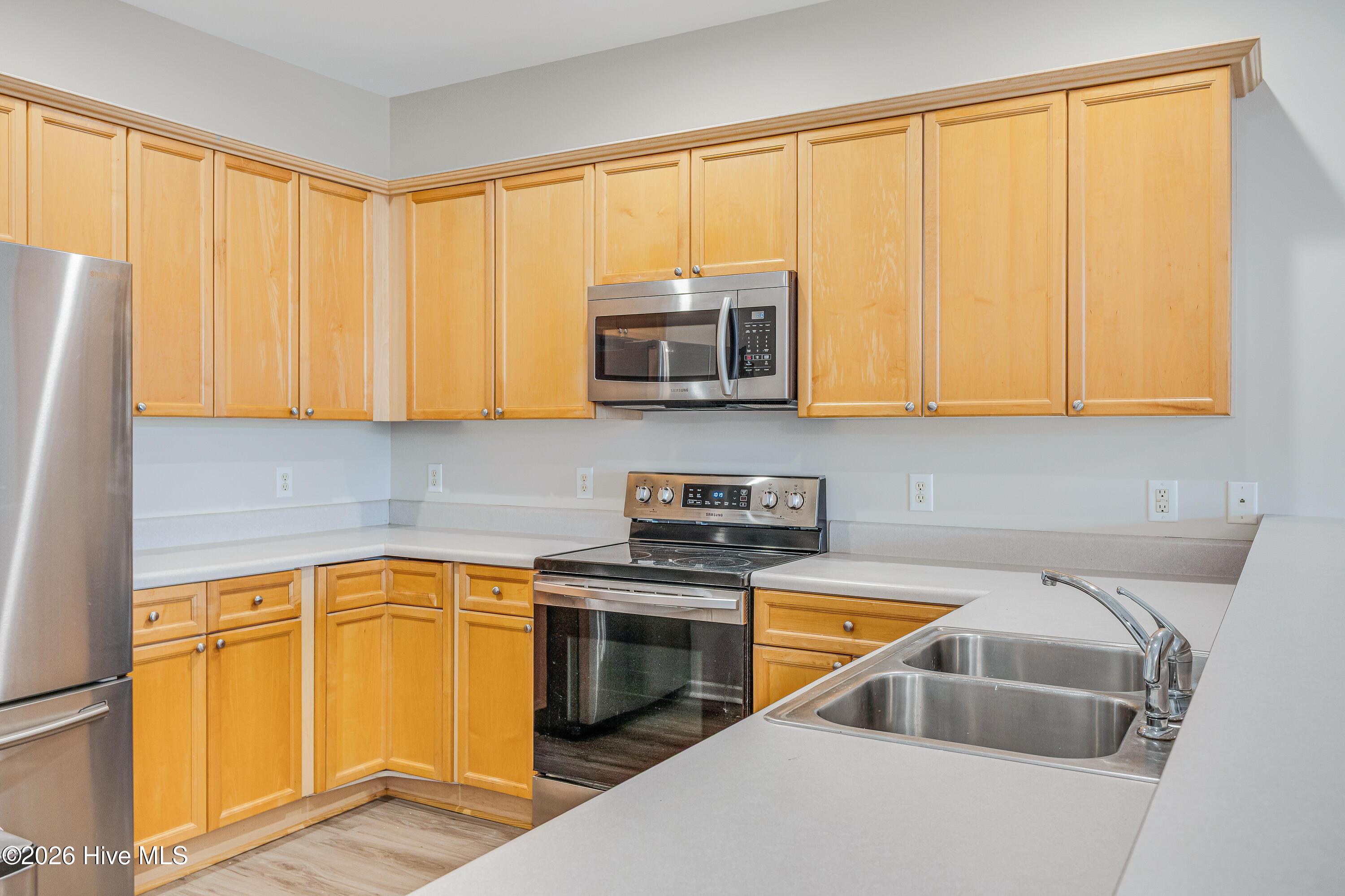 100558016 | Photo 16