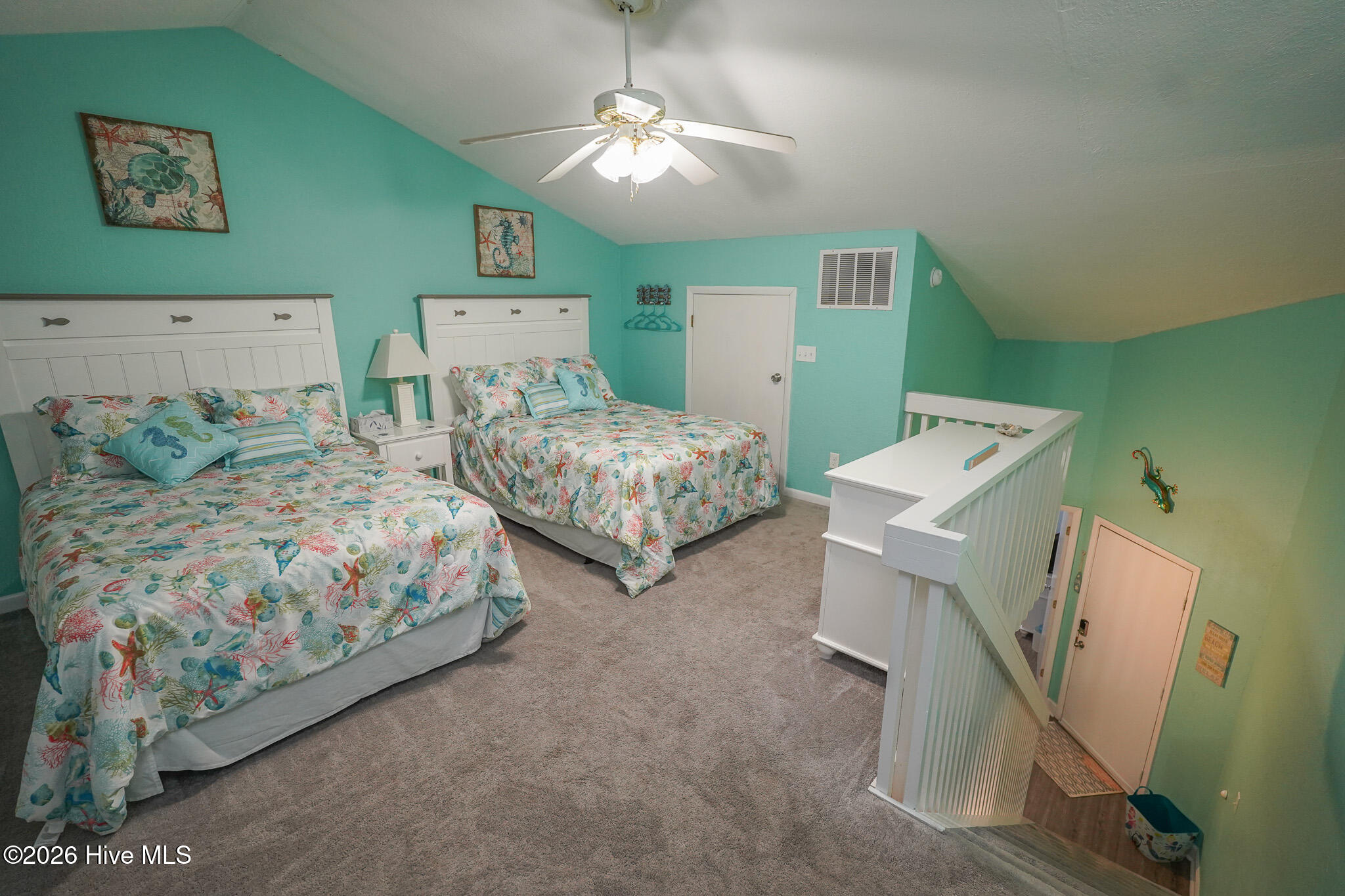 100548076 | Photo 24