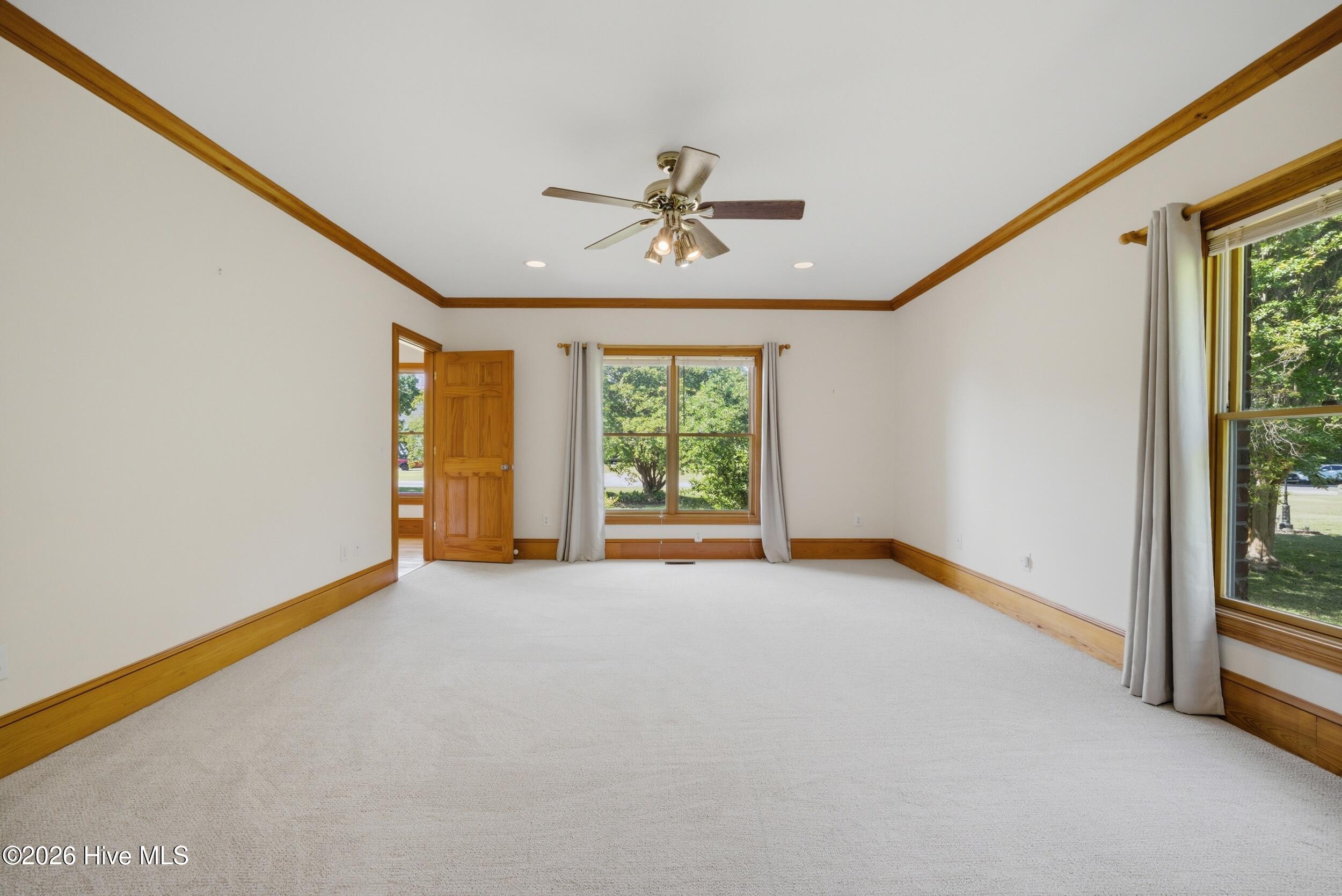 1st floor Primary bedroom
