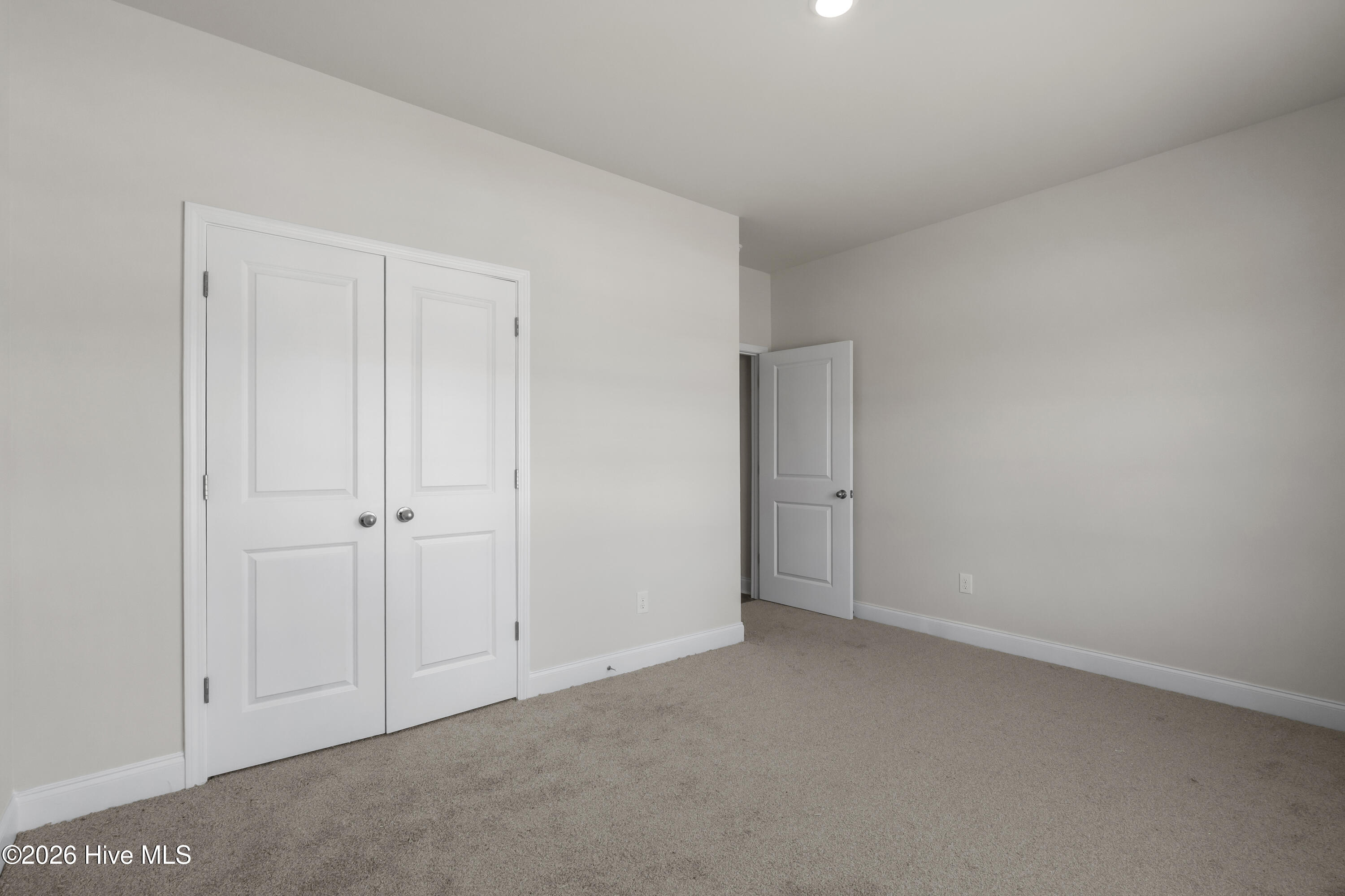 100554744 | Photo 33