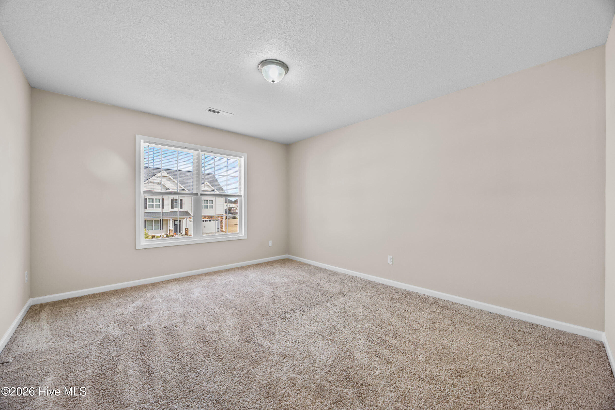 100548661 | Photo 48