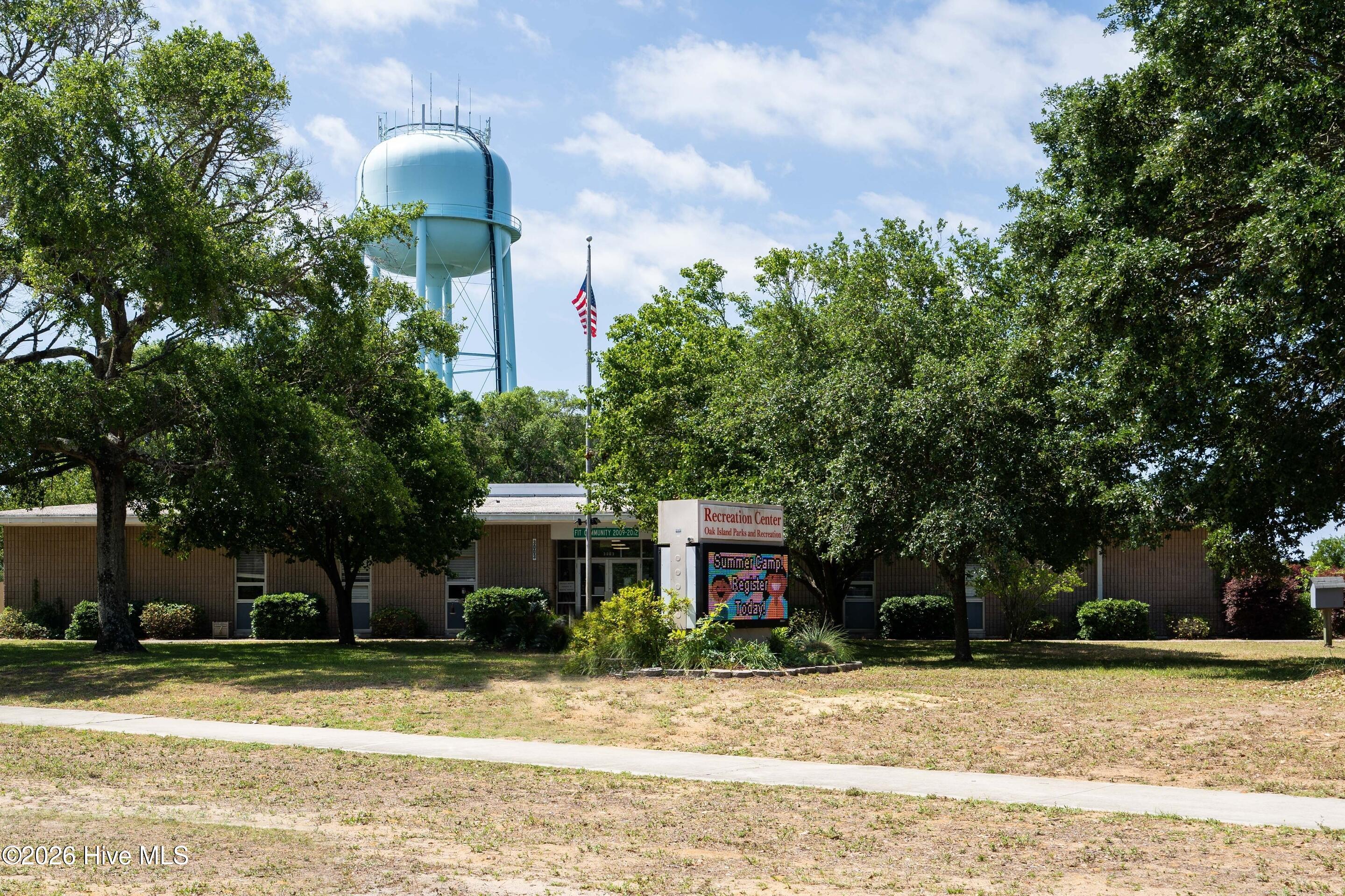 100548444 | Photo 76