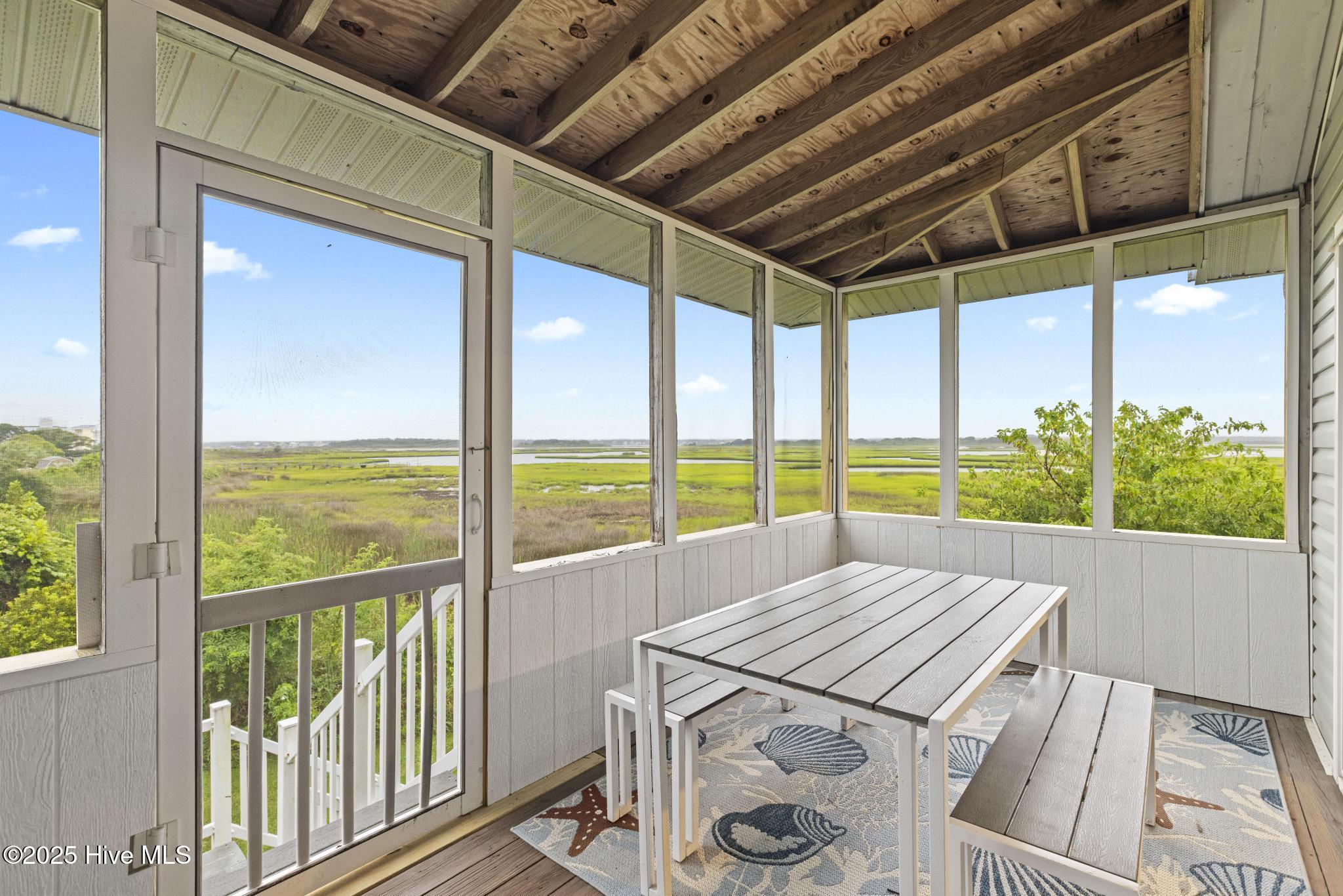 100525730 | Photo 27