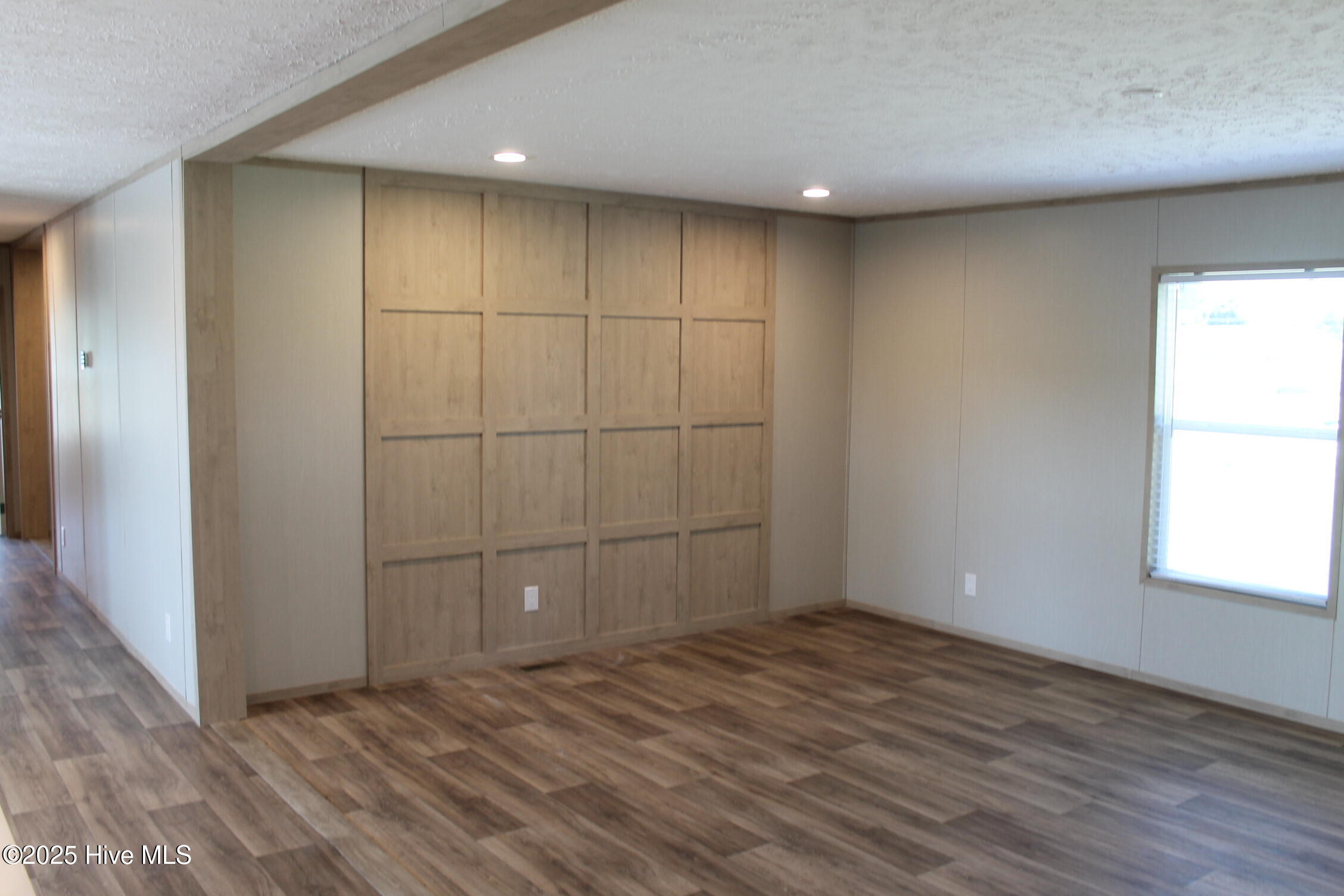 100528403 | Photo 13