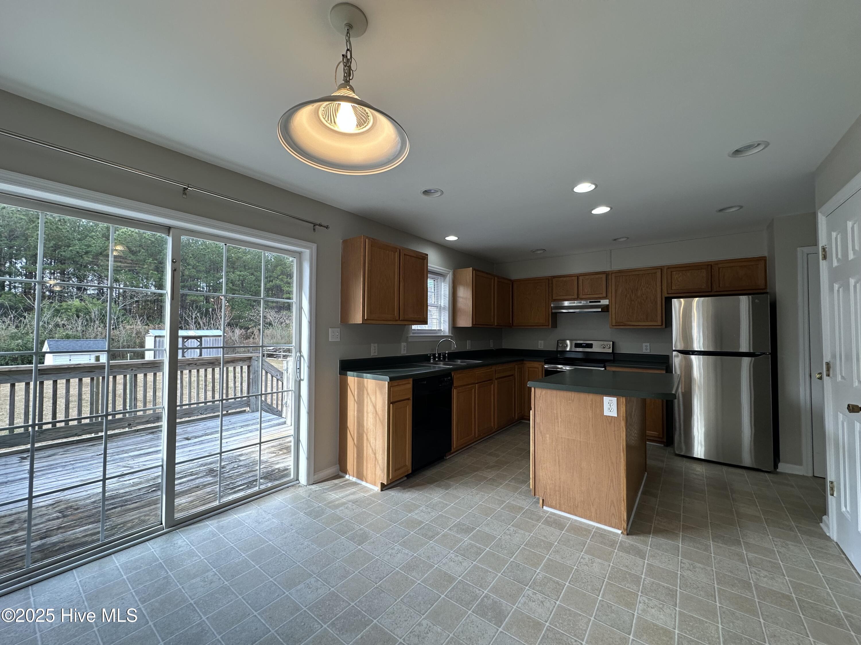 100533896 | Photo 11