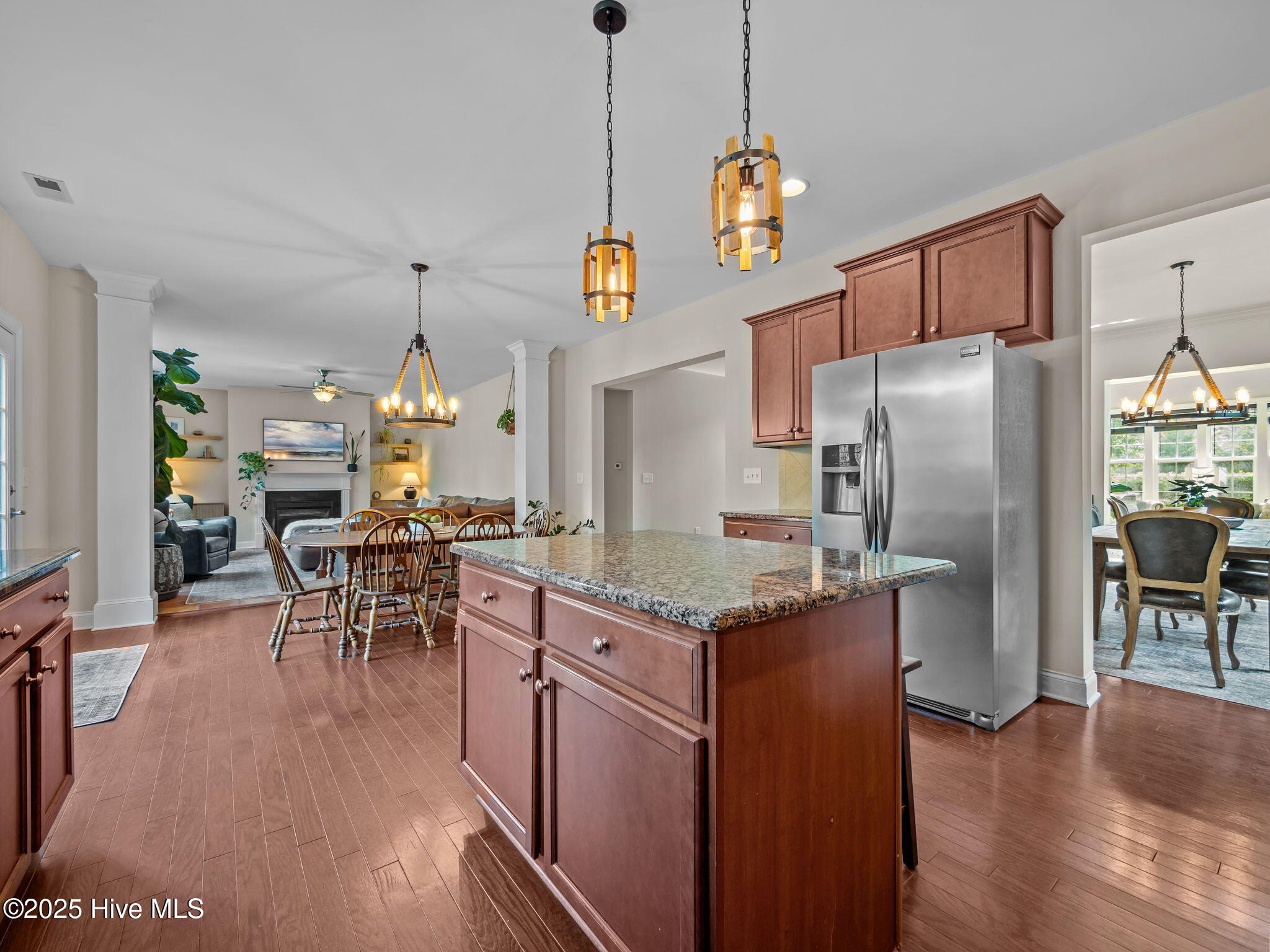 100525324 | Photo 12