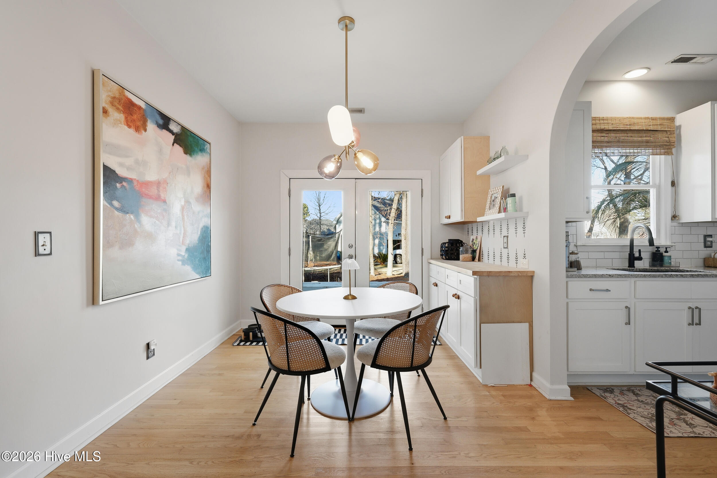 100554860 | Photo 10