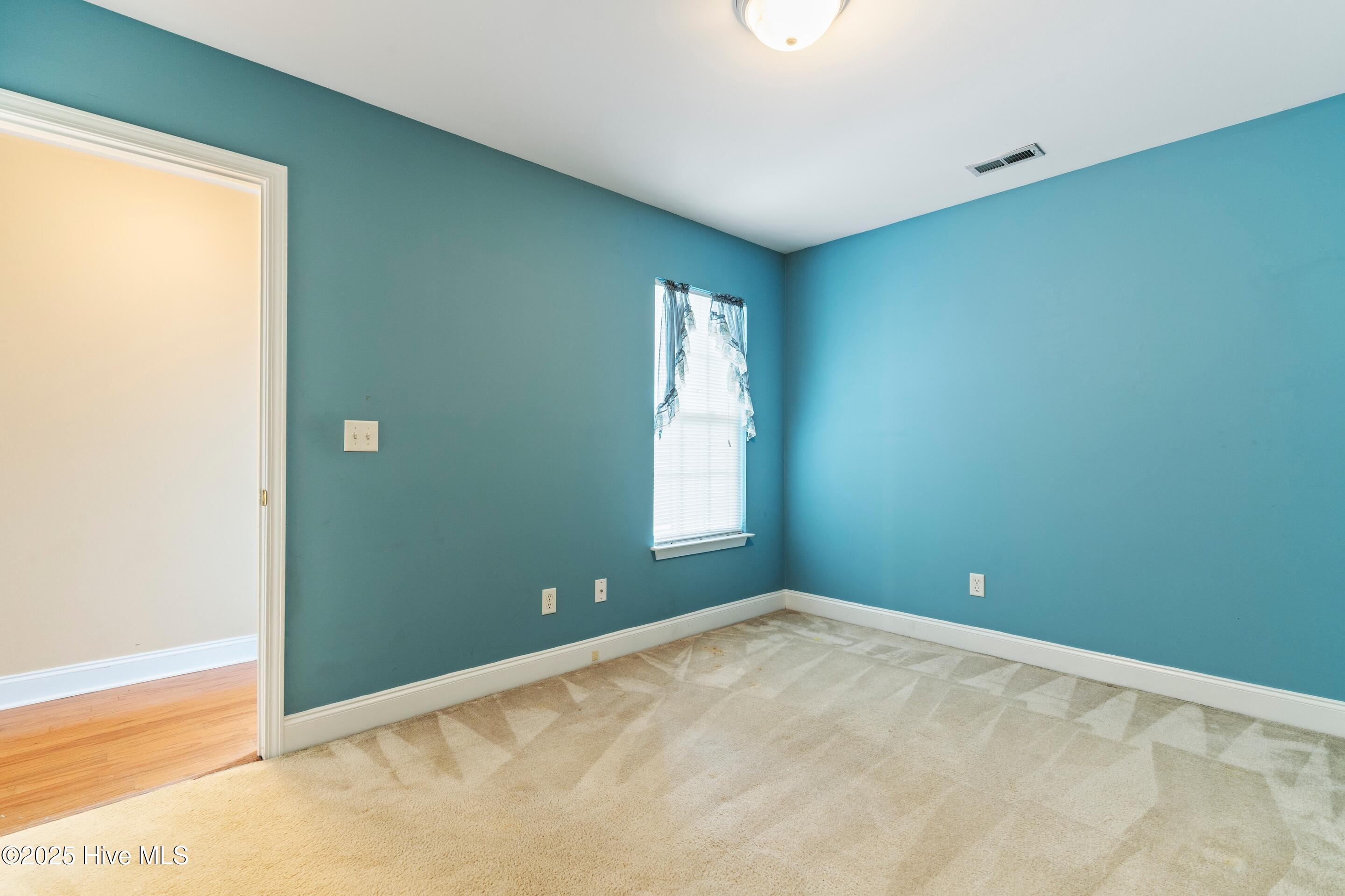 100522418 | Photo 37