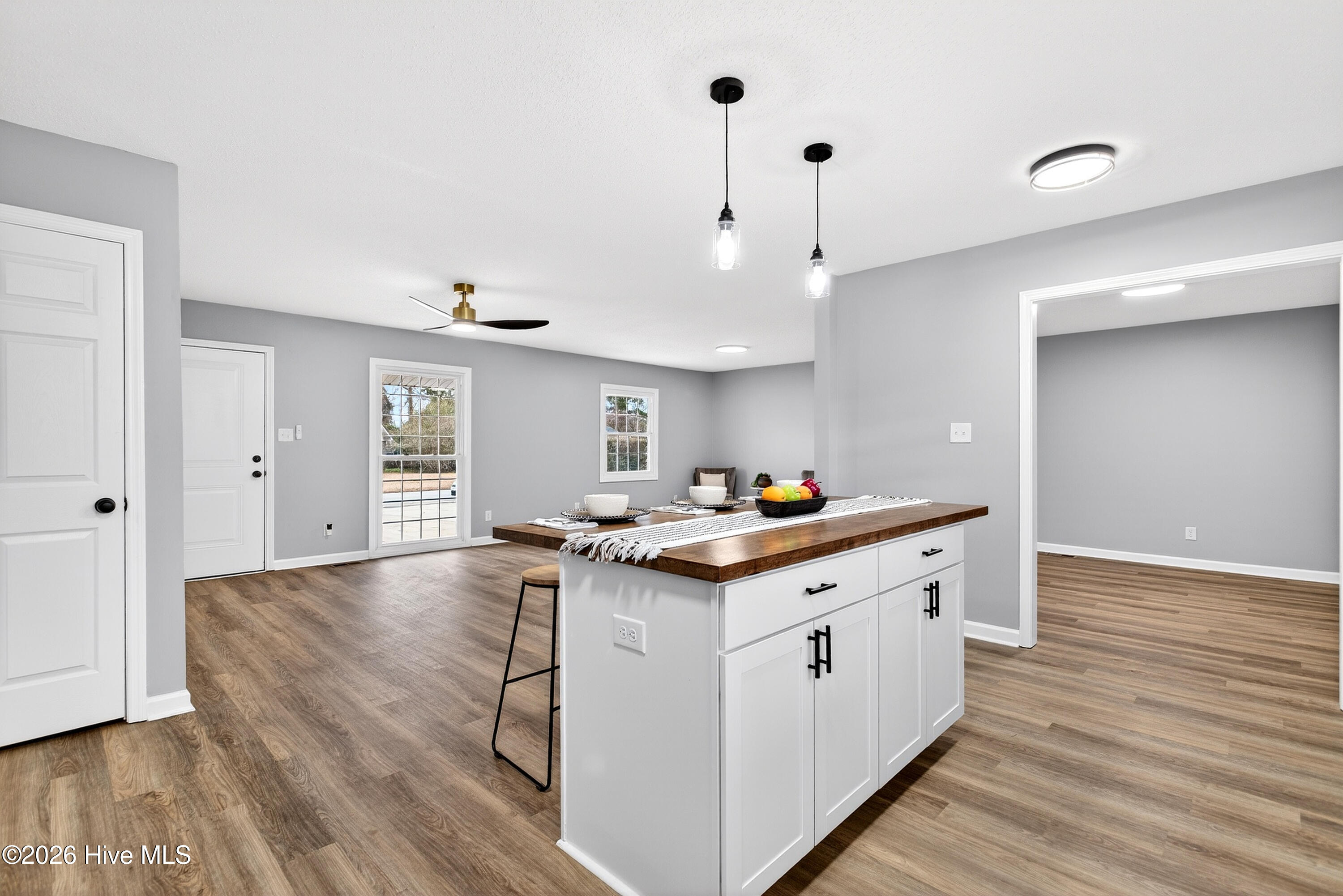 100551597 | Photo 11