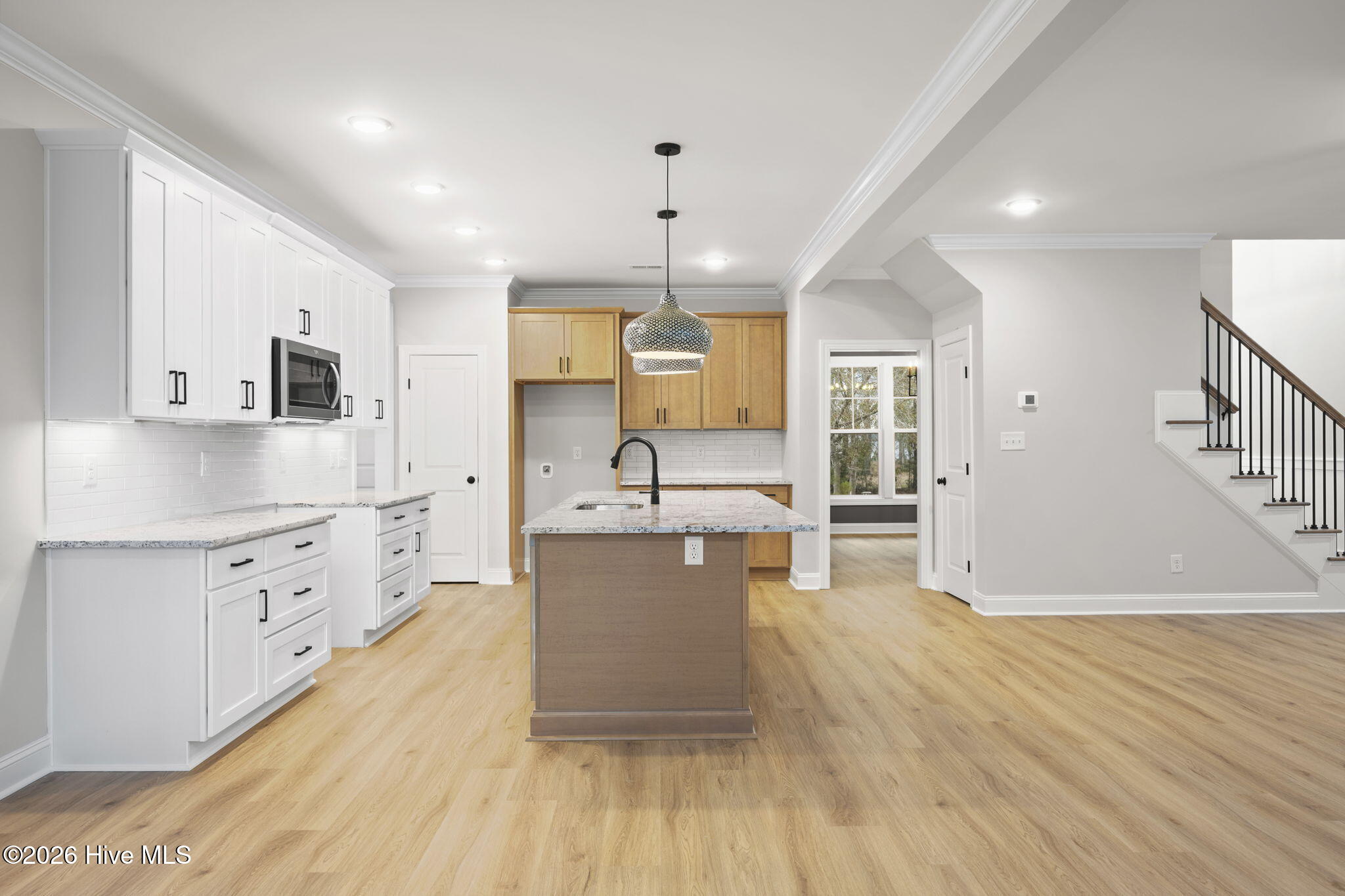 100516022 | Photo 30