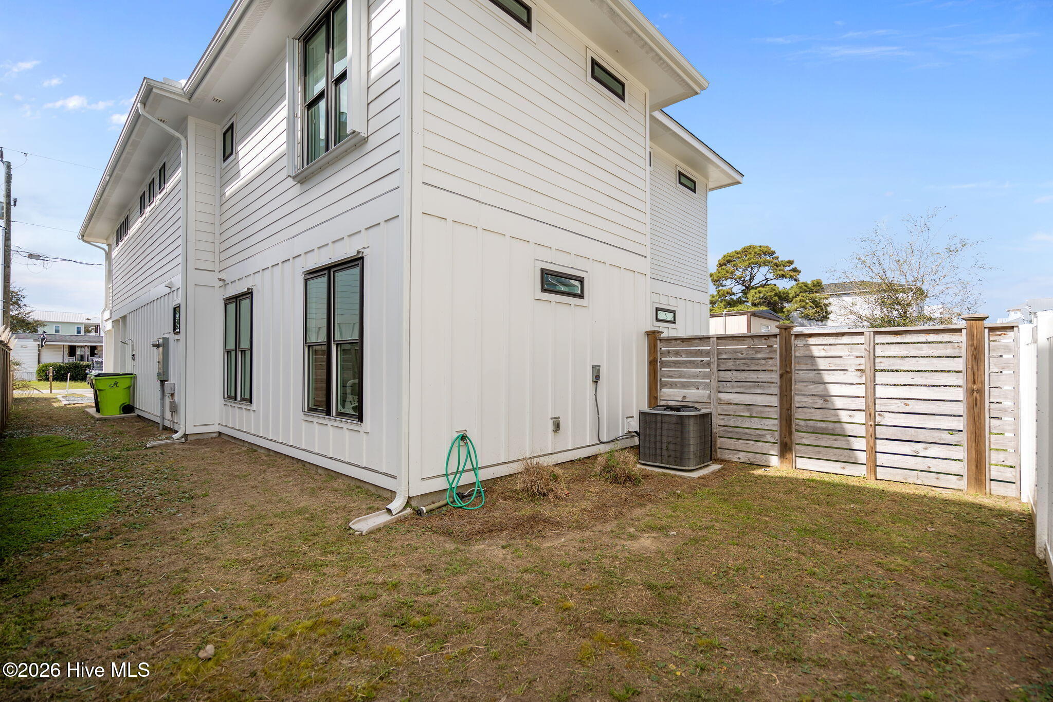 100559537 | Photo 37